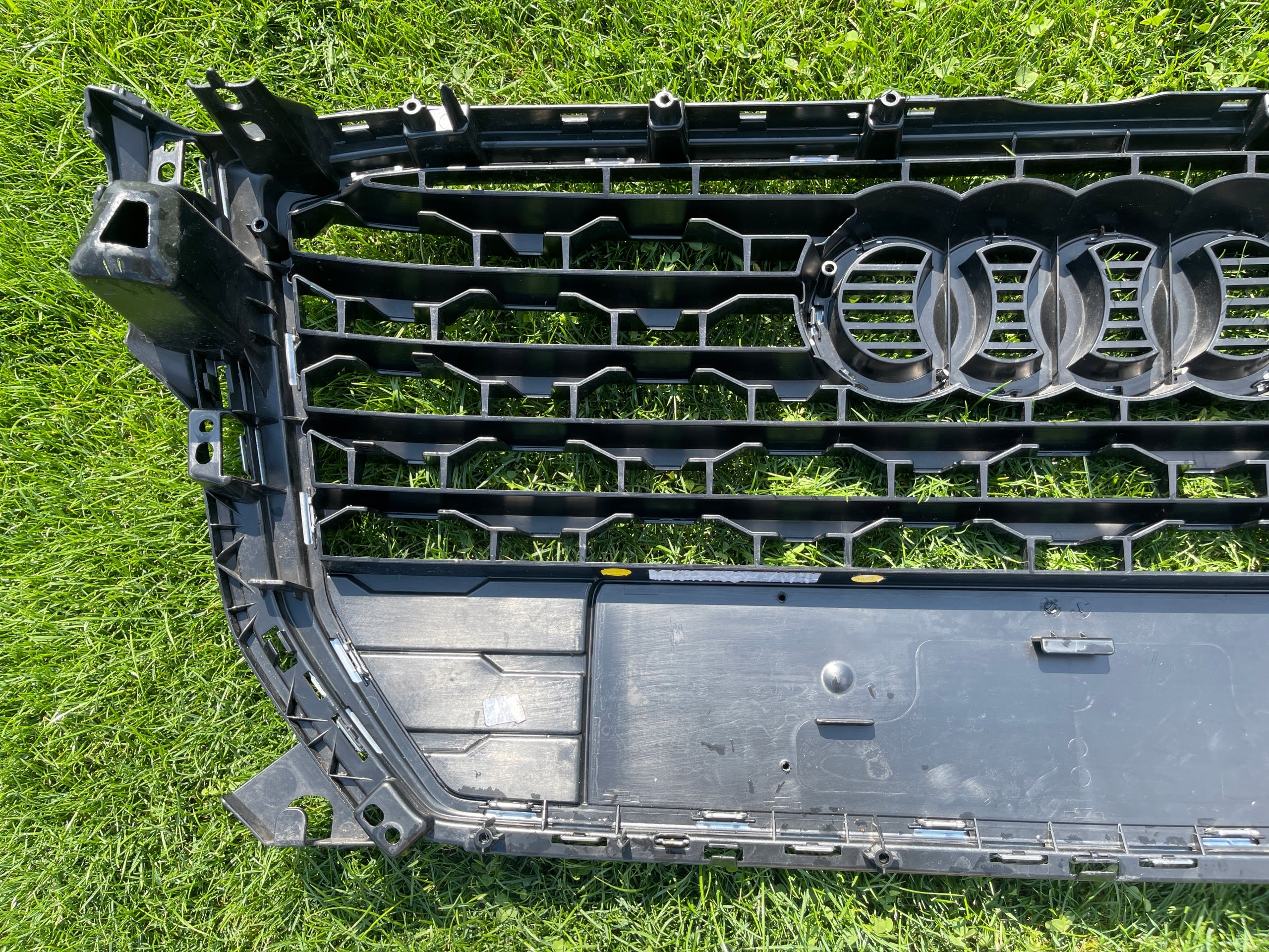 Kühlergrill Audi Q2 81A A8 FRONTGRILL 81A853651Au Kühlergitter