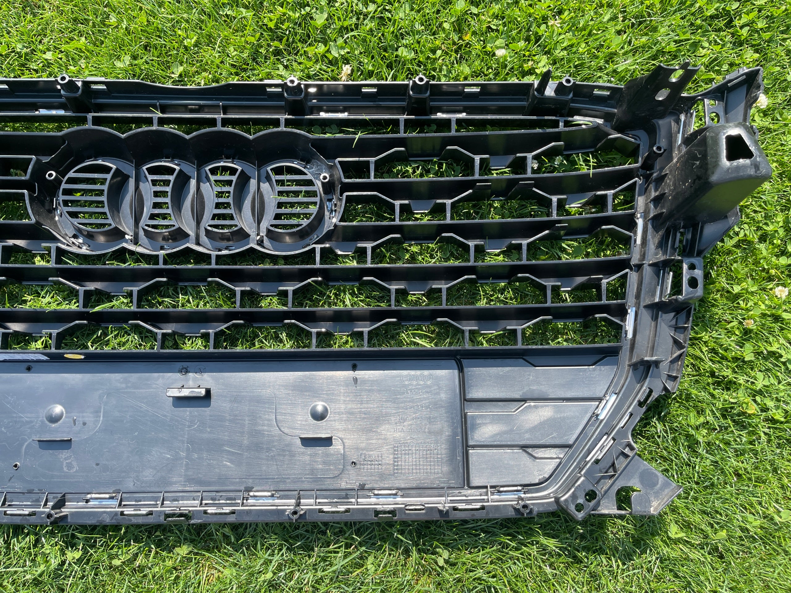 Kühlergrill Audi Q2 81A A8 FRONTGRILL 81A853651Au Kühlergitter