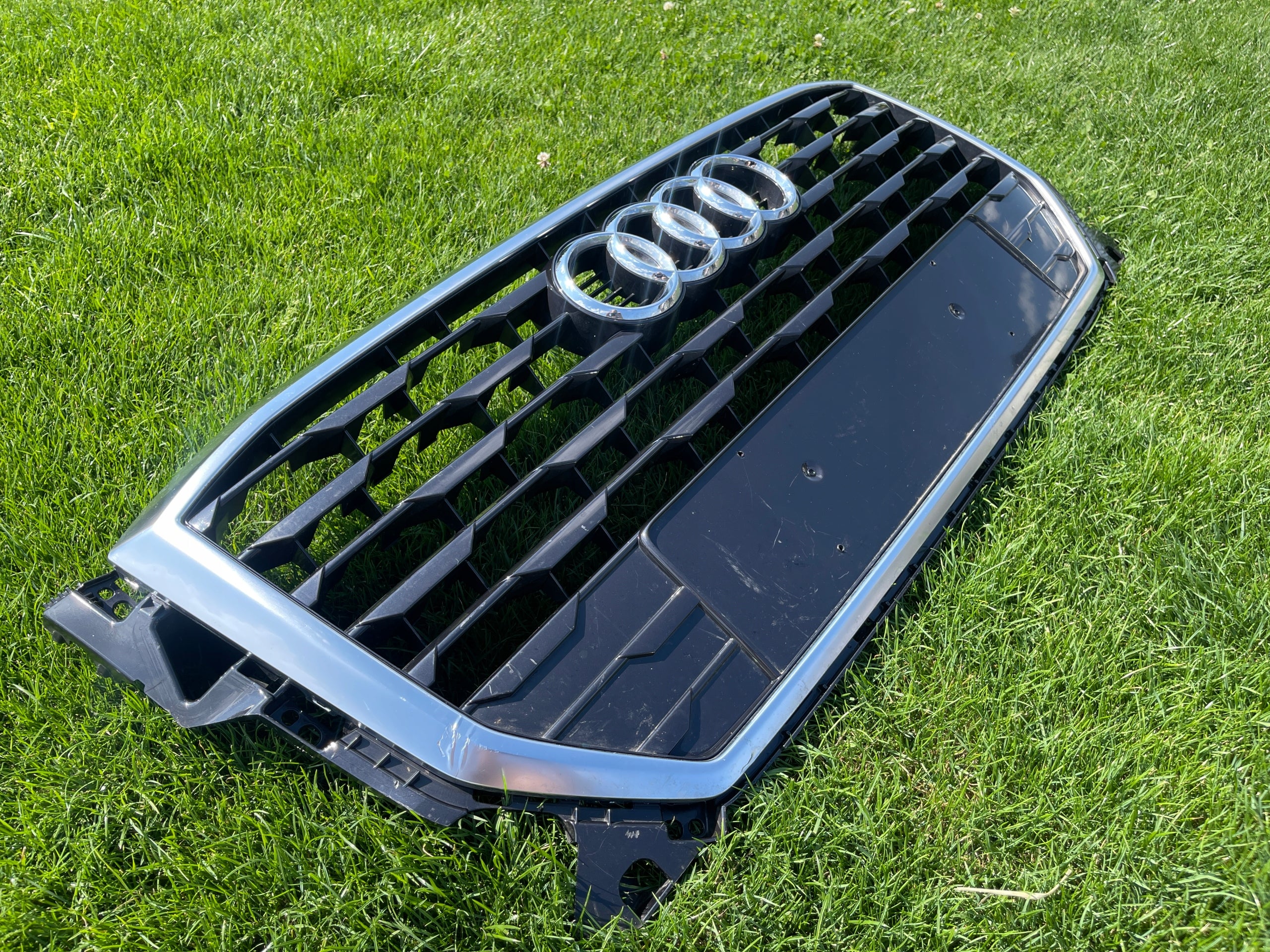 Kühlergrill Audi Q2 81A A8 FRONTGRILL 81A853651Au Kühlergitter