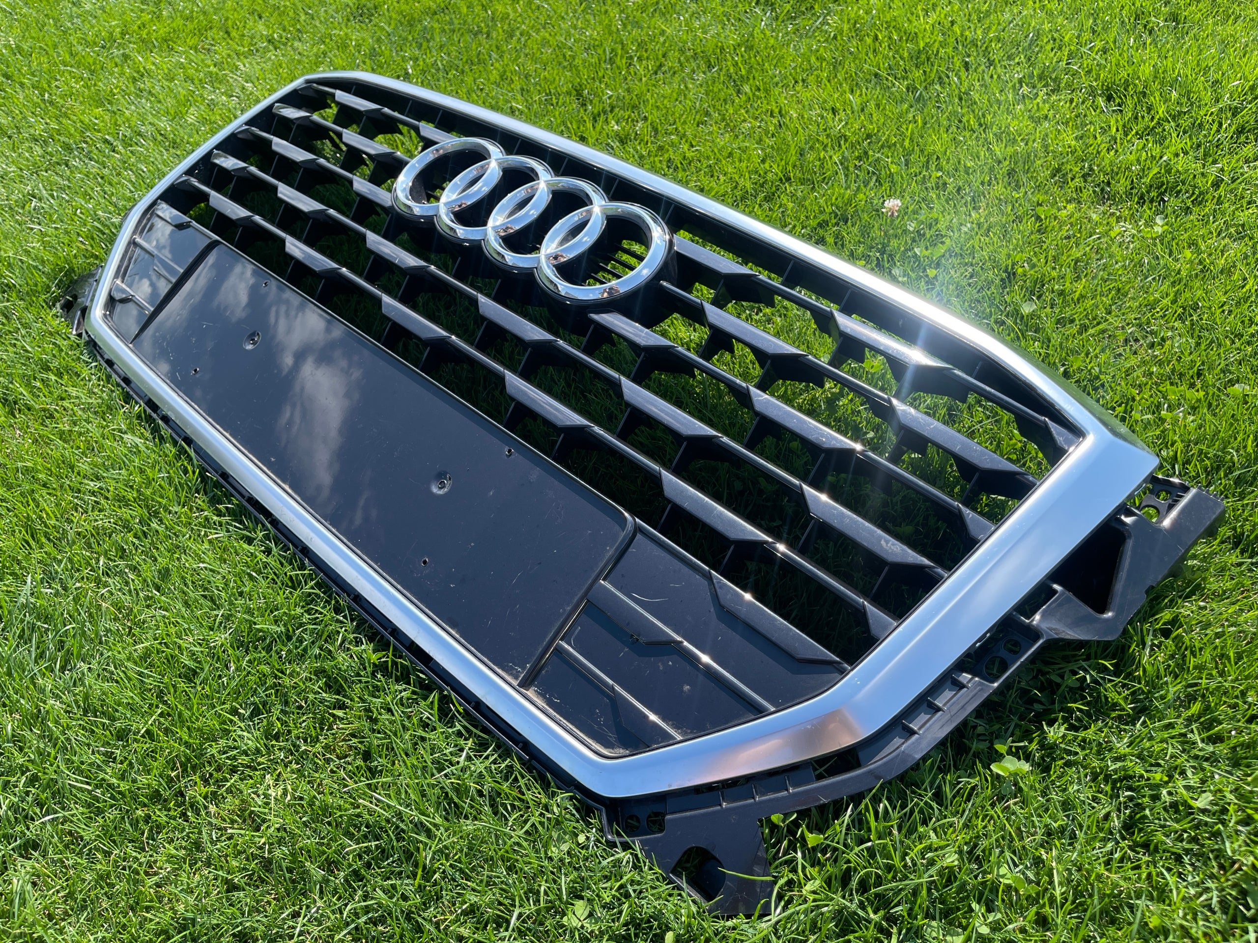 Kühlergrill Audi Q2 81A A8 FRONTGRILL 81A853651Au Kühlergitter