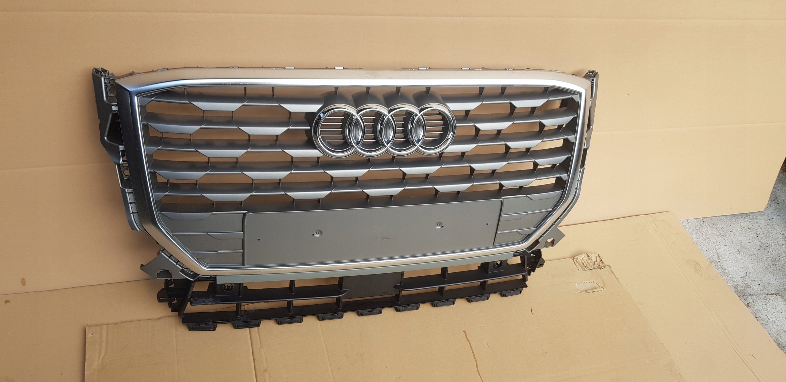 Kühlergrill Audi Q2 81A A8 FRONTGRILL 81A853651Au Kühlergitter