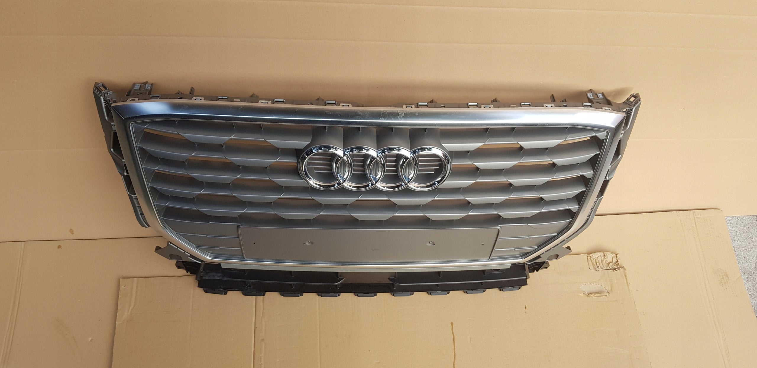 Kühlergrill Audi Q2 81A A8 FRONTGRILL 81A853651Au Kühlergitter