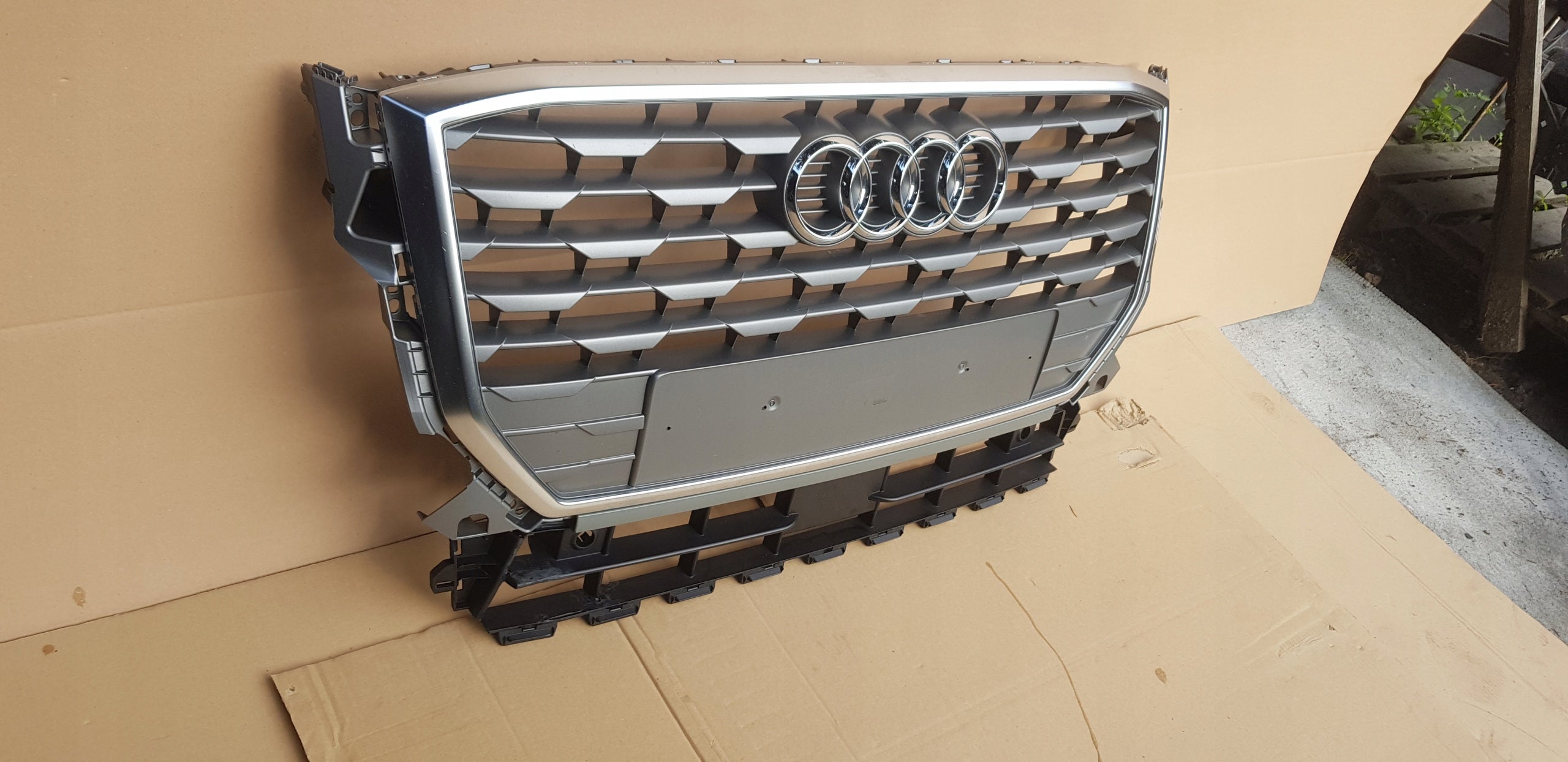 Kühlergrill Audi Q2 81A A8 FRONTGRILL 81A853651Au Kühlergitter