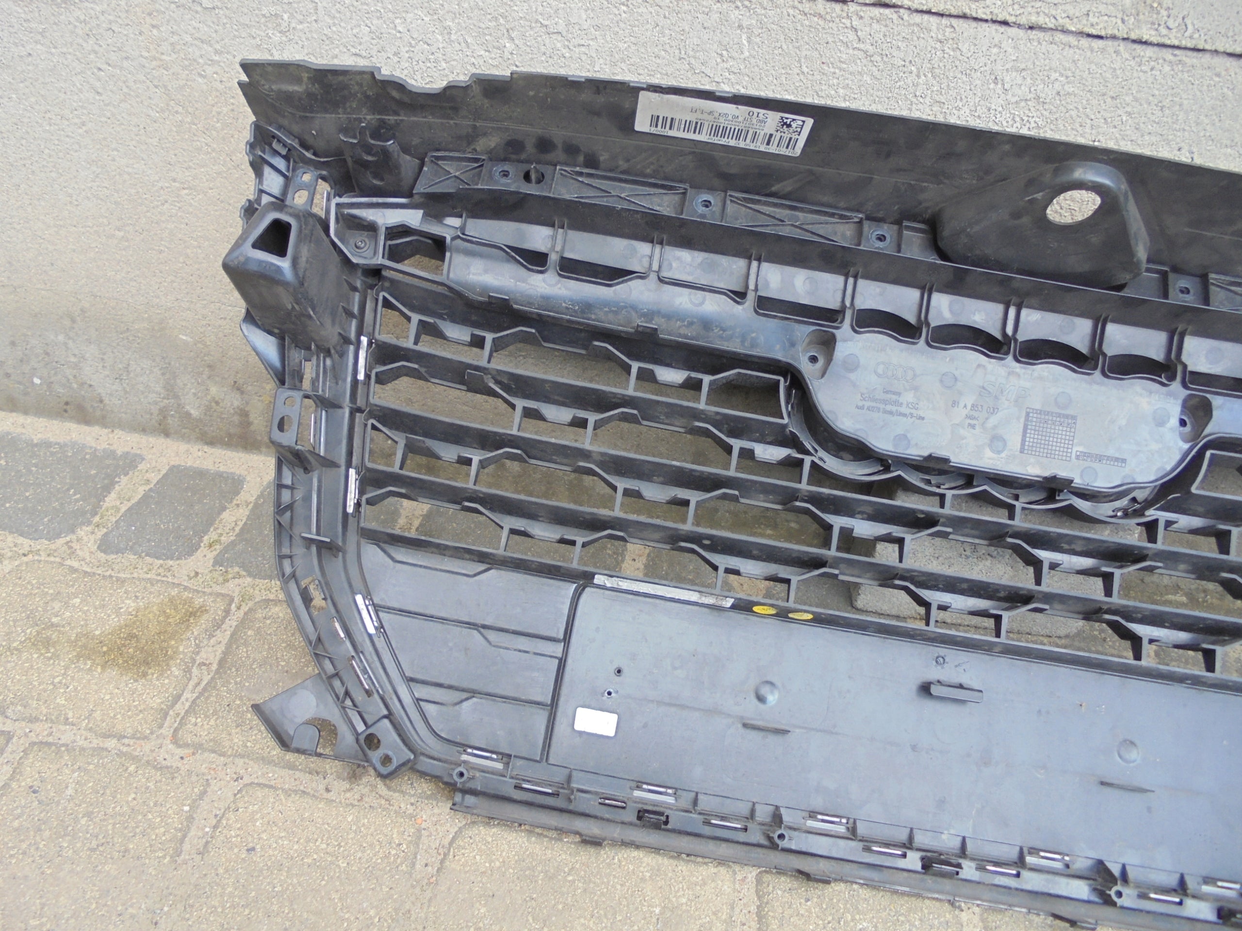 Kühlergrill Audi Q2 81A A8 FRONTGRILL 83A853651A Kühlergitter