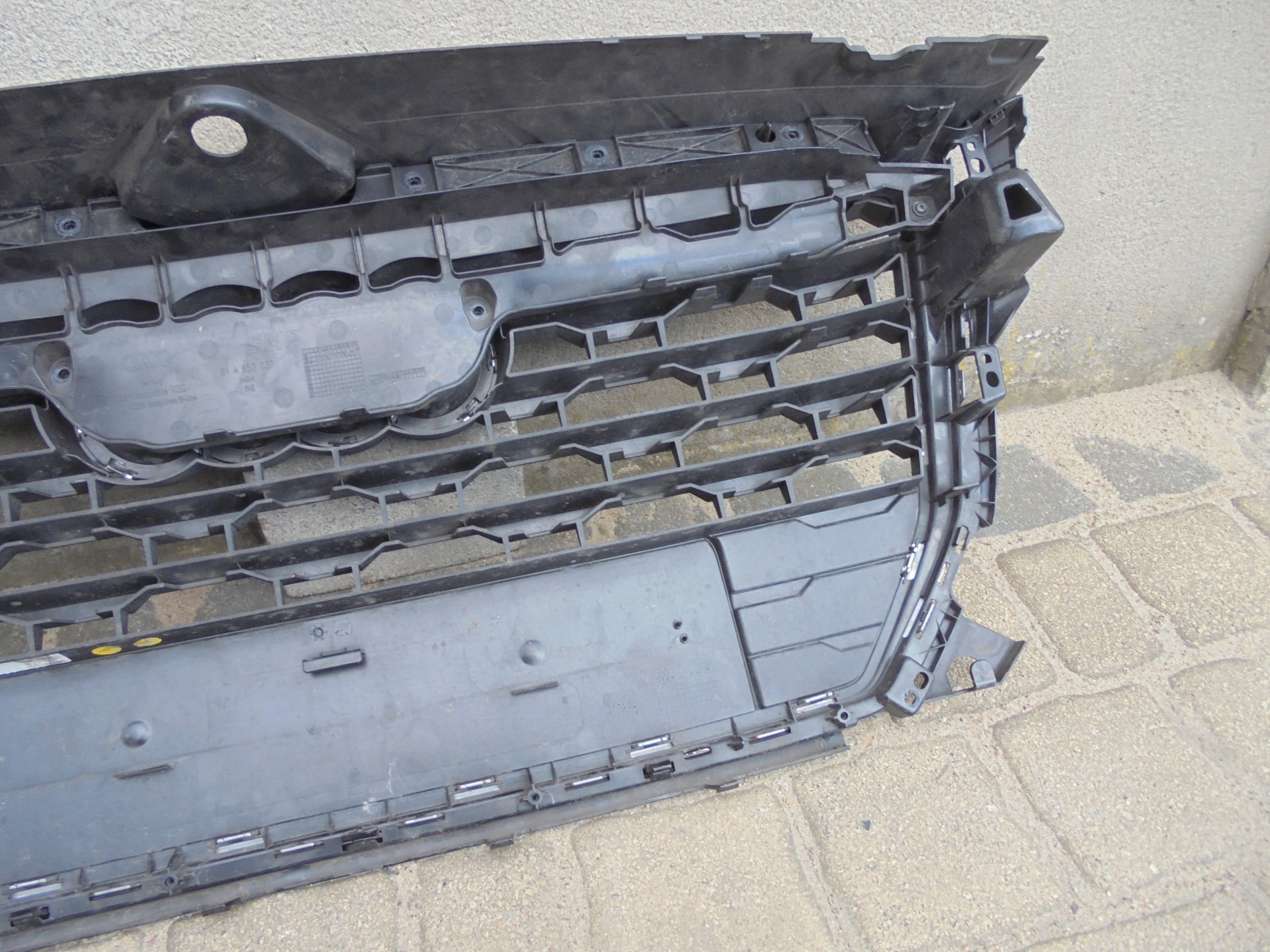 Kühlergrill Audi Q2 81A A8 FRONTGRILL 83A853651A Kühlergitter