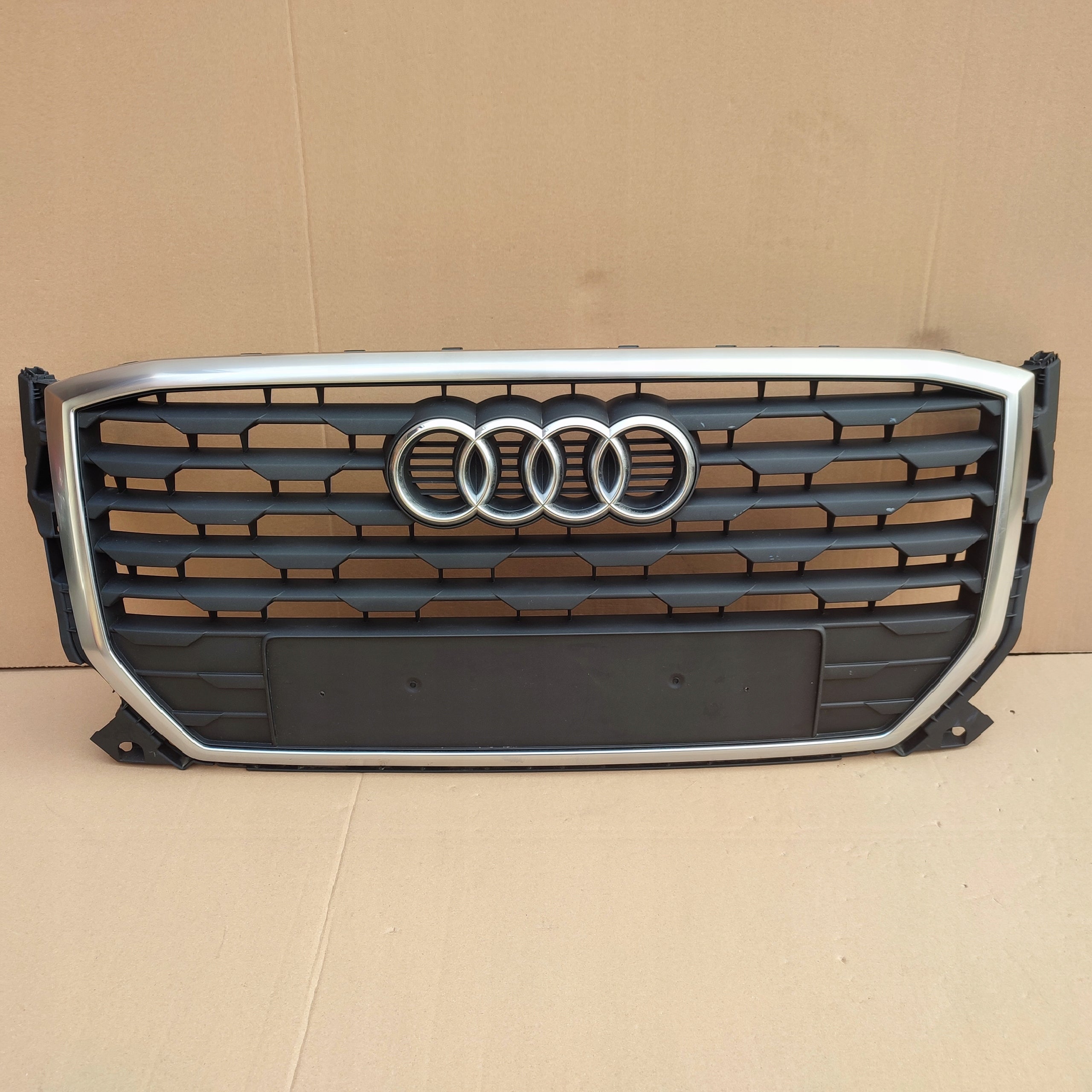 Kühlergrill Audi Q2 81A A8 FRONTGRILL 81A853651CA Kühlergitter