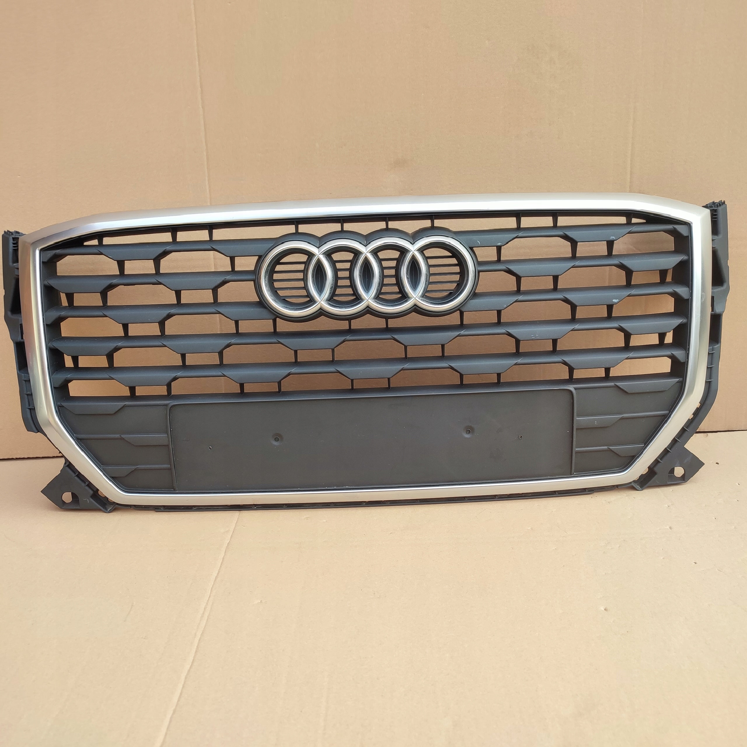 Kühlergrill Audi Q2 81A A8 FRONTGRILL 81A853651CA Kühlergitter