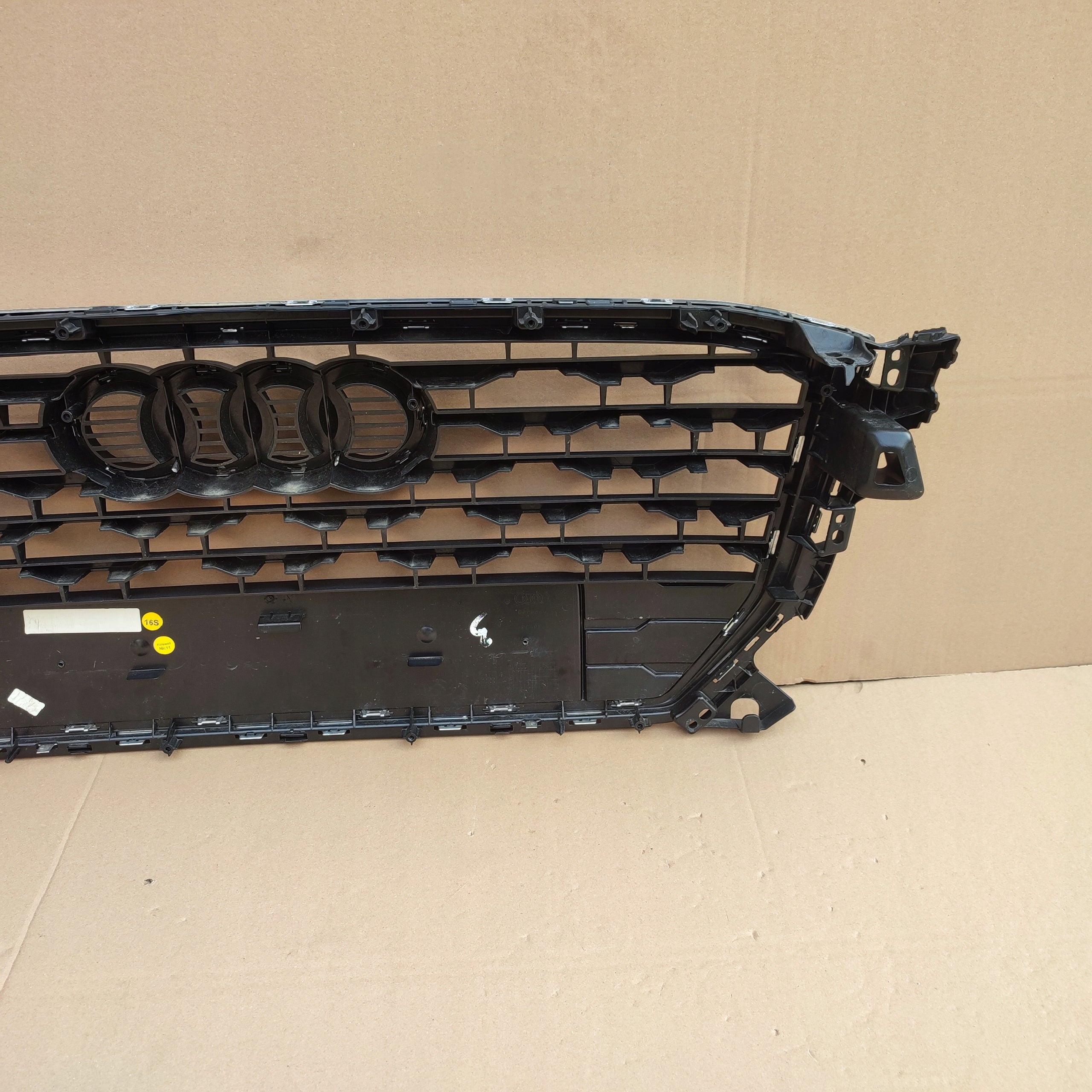 Kühlergrill Audi Q2 81A A8 FRONTGRILL 81A853651CA Kühlergitter