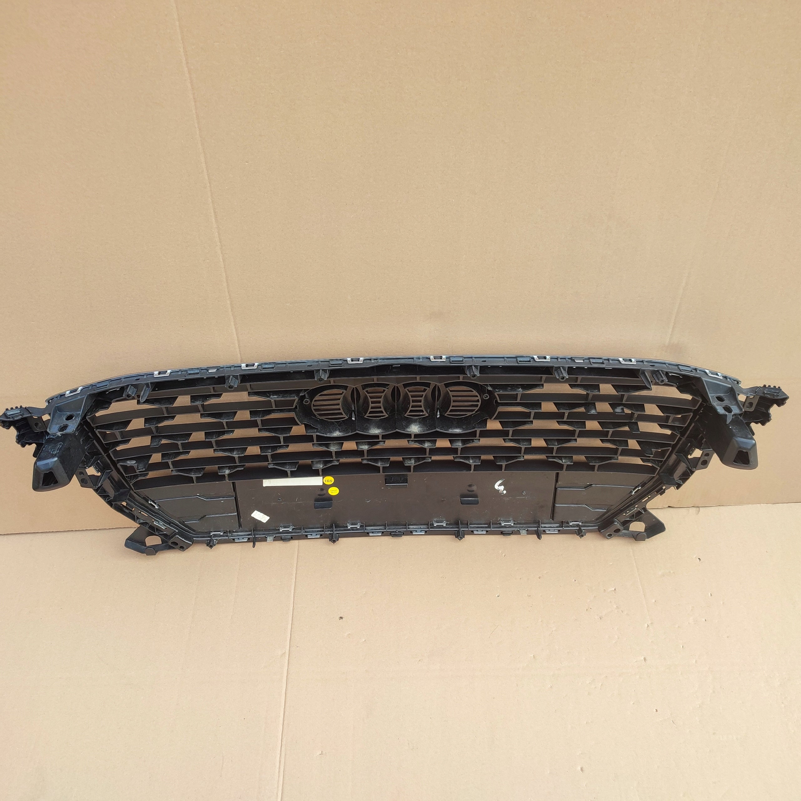 Kühlergrill Audi Q2 81A A8 FRONTGRILL 81A853651CA Kühlergitter