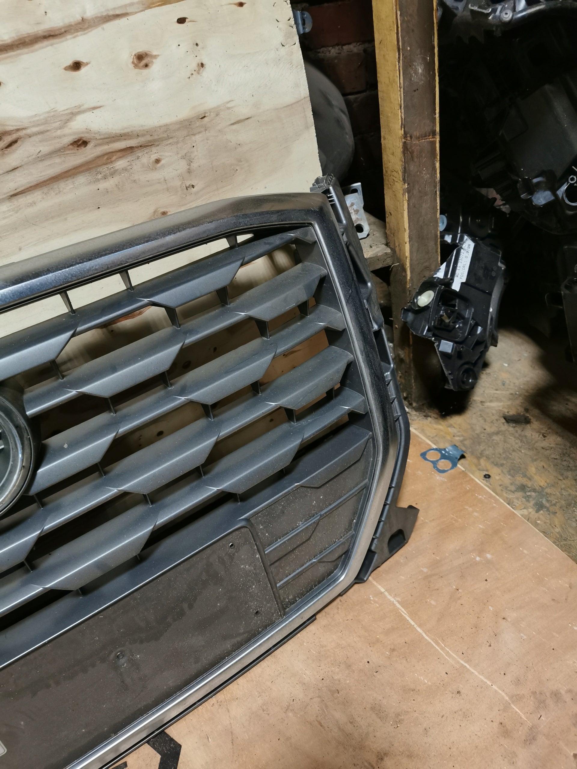 Kühlergrill Audi Q2 81A A8 FRONTGRILL 81A853651 Kühlergitter