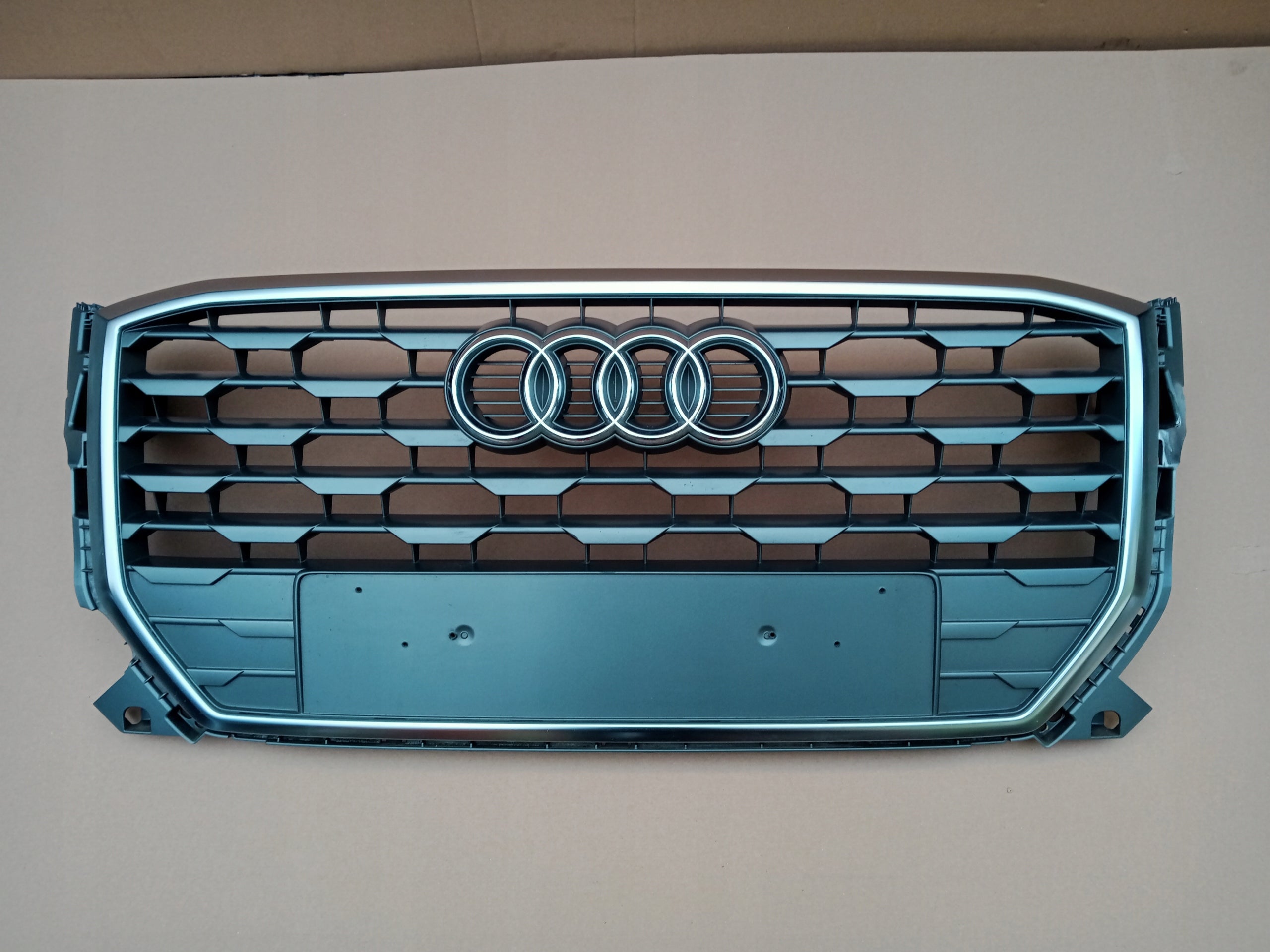  Kühlergrill Audi Q2 81A A8 FRONTGRILL 81A85365120 Kühlergitter product image