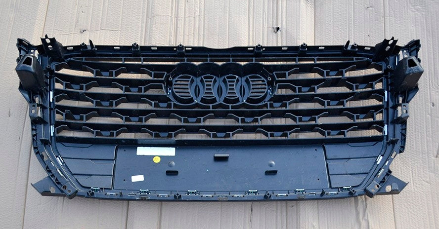 Kühlergrill Audi A8 Q2 FRONTGRILL 81A853651 Kühlergitter