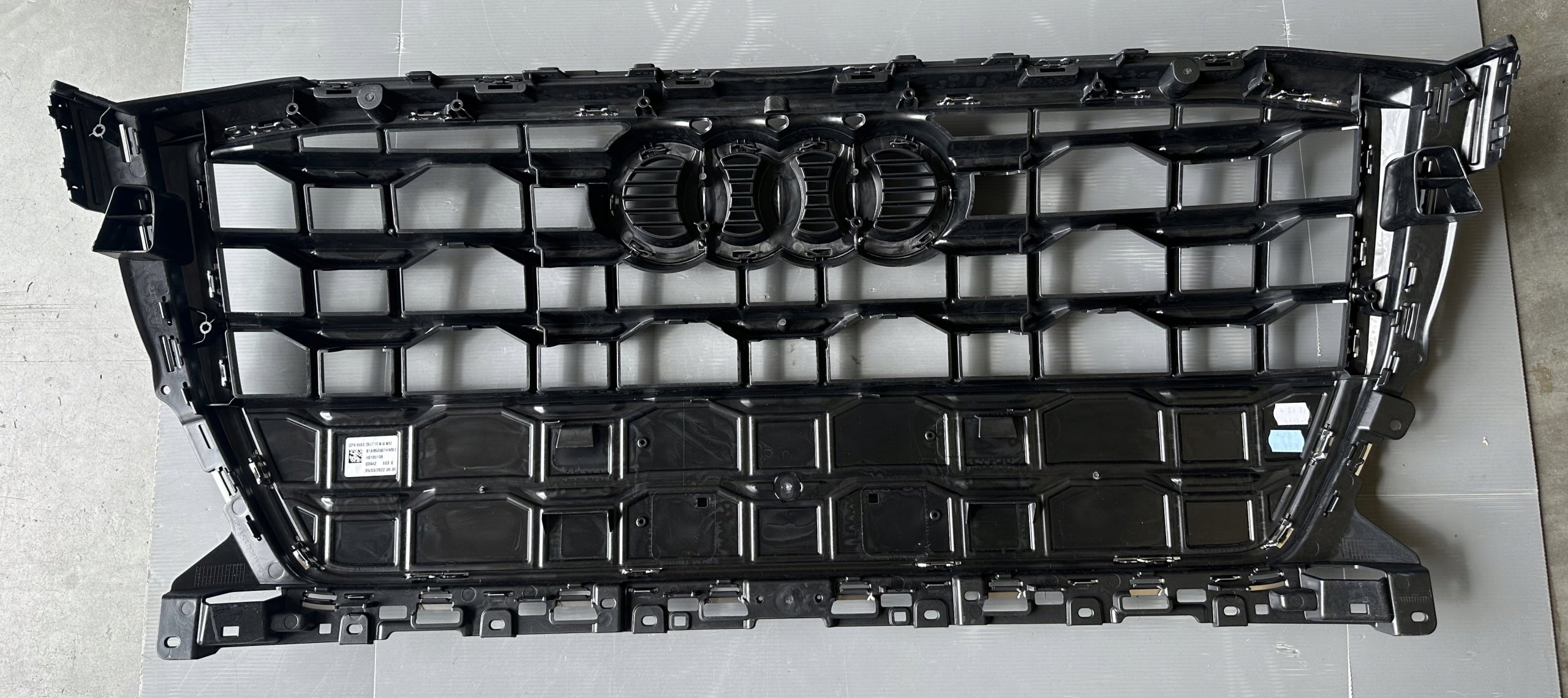 Kühlergrill Audi SQ2 A8 FRONTGRILL 81A853651HA Kühlergitter