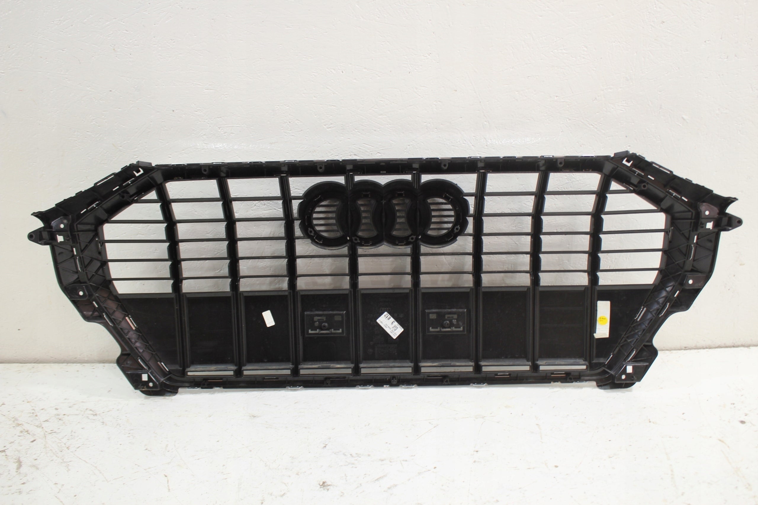 Kühlergrill Audi A8 Q3 FRONTGRILL 83A853651 Kühlergitter