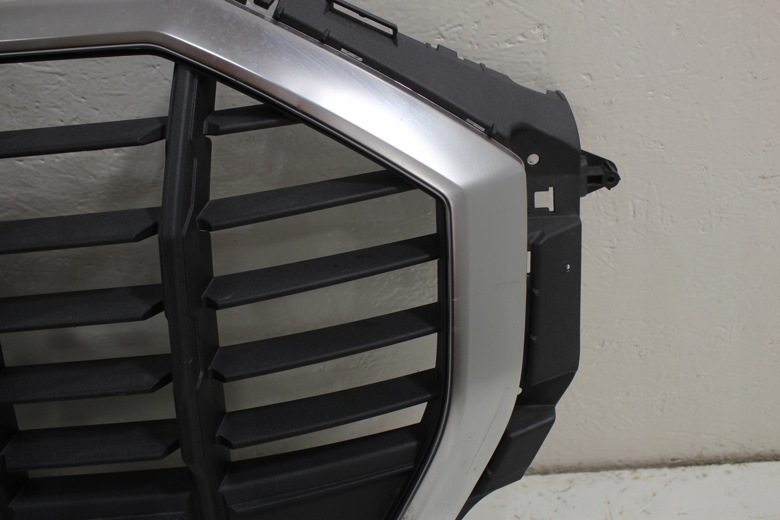 Kühlergrill Audi A8 Q3 FRONTGRILL 83A853651 Kühlergitter