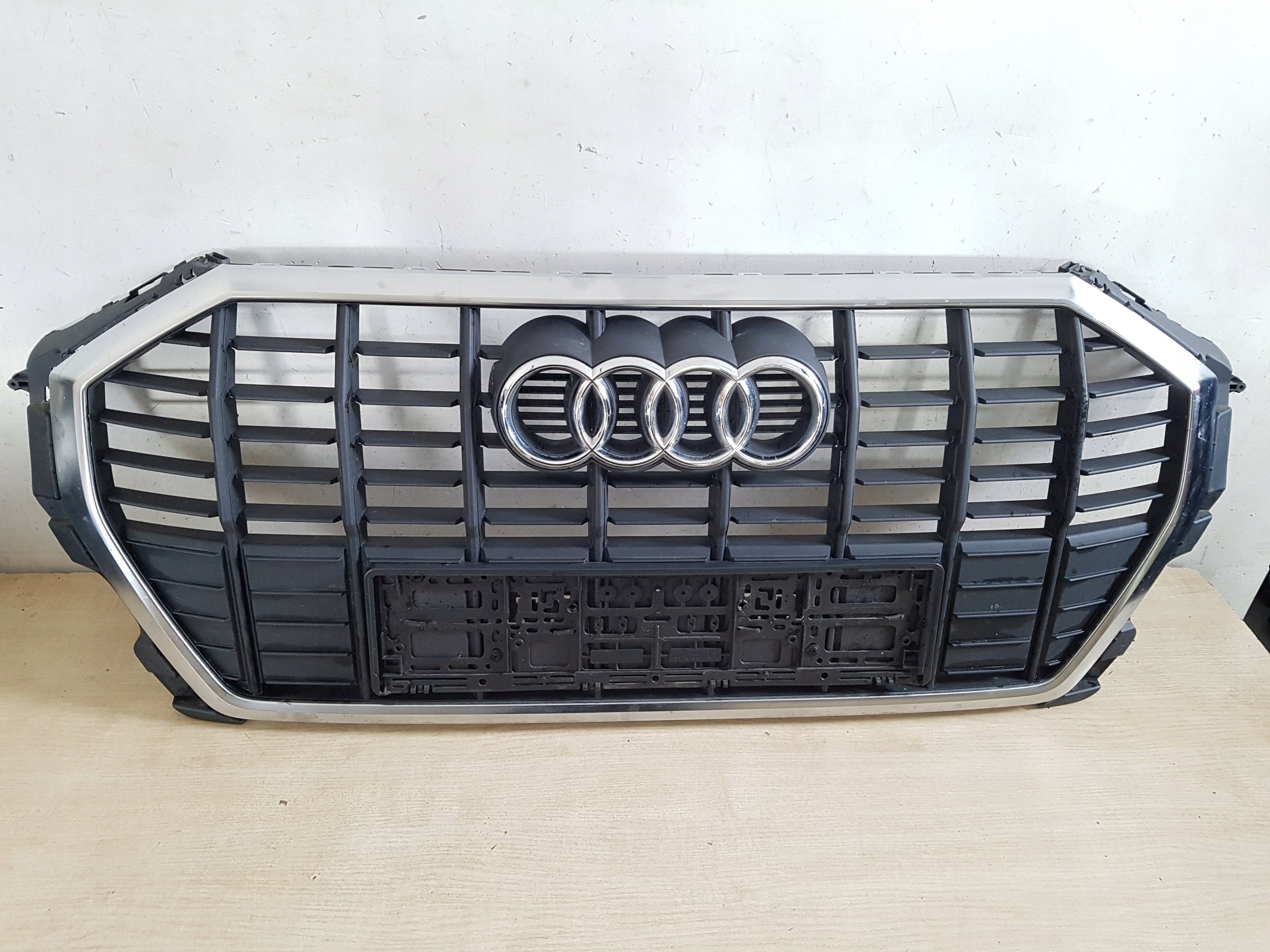  Radiator grille Audi A8 Q3 FRONT GRILL 83A853651A Radiator grille  product image