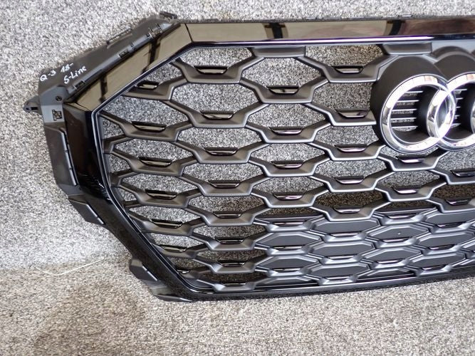 Kühlergrill Audi Q3 A8 FRONTGRILL 83A853651CA Kühlergitter