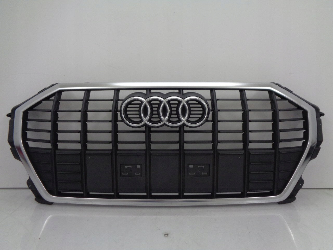 Kühlergrill Audi A8 Q3 FRONTGRILL 83A853651A Kühlergitter