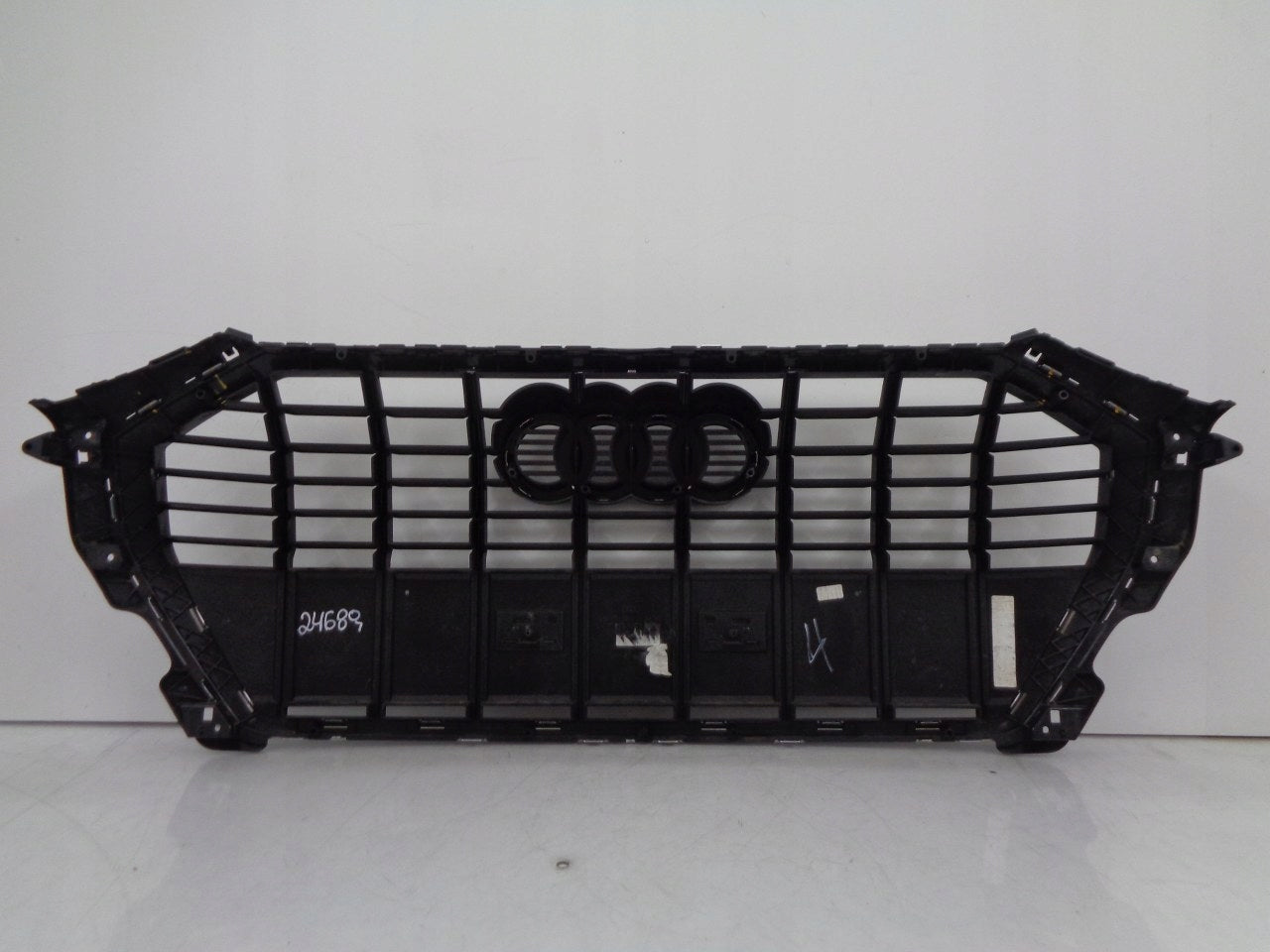 Kühlergrill Audi A8 Q3 FRONTGRILL 83A853651A Kühlergitter