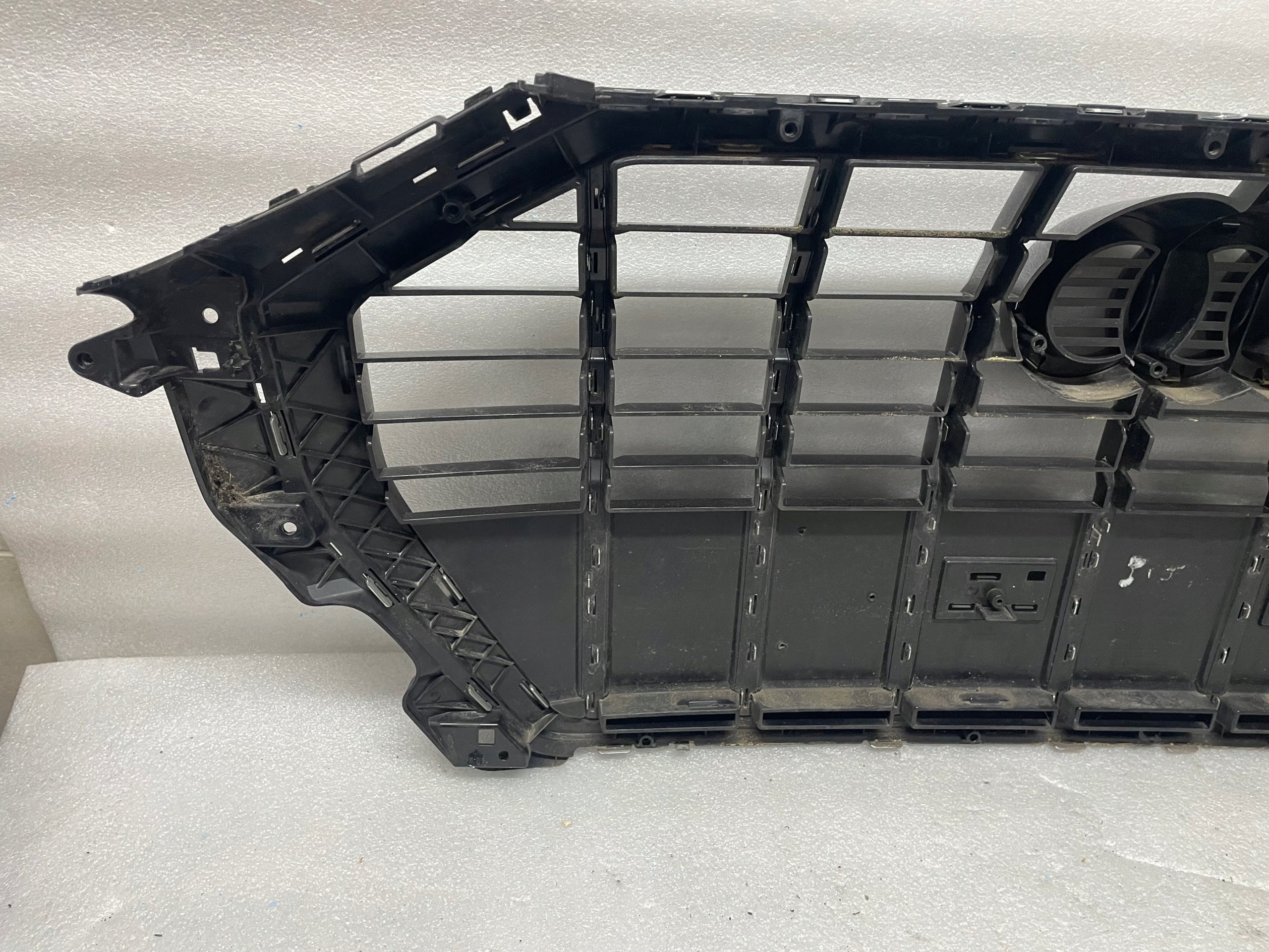 Kühlergrill Audi A8 Q3 FRONTGRILL 83A853651BA Kühlergitter