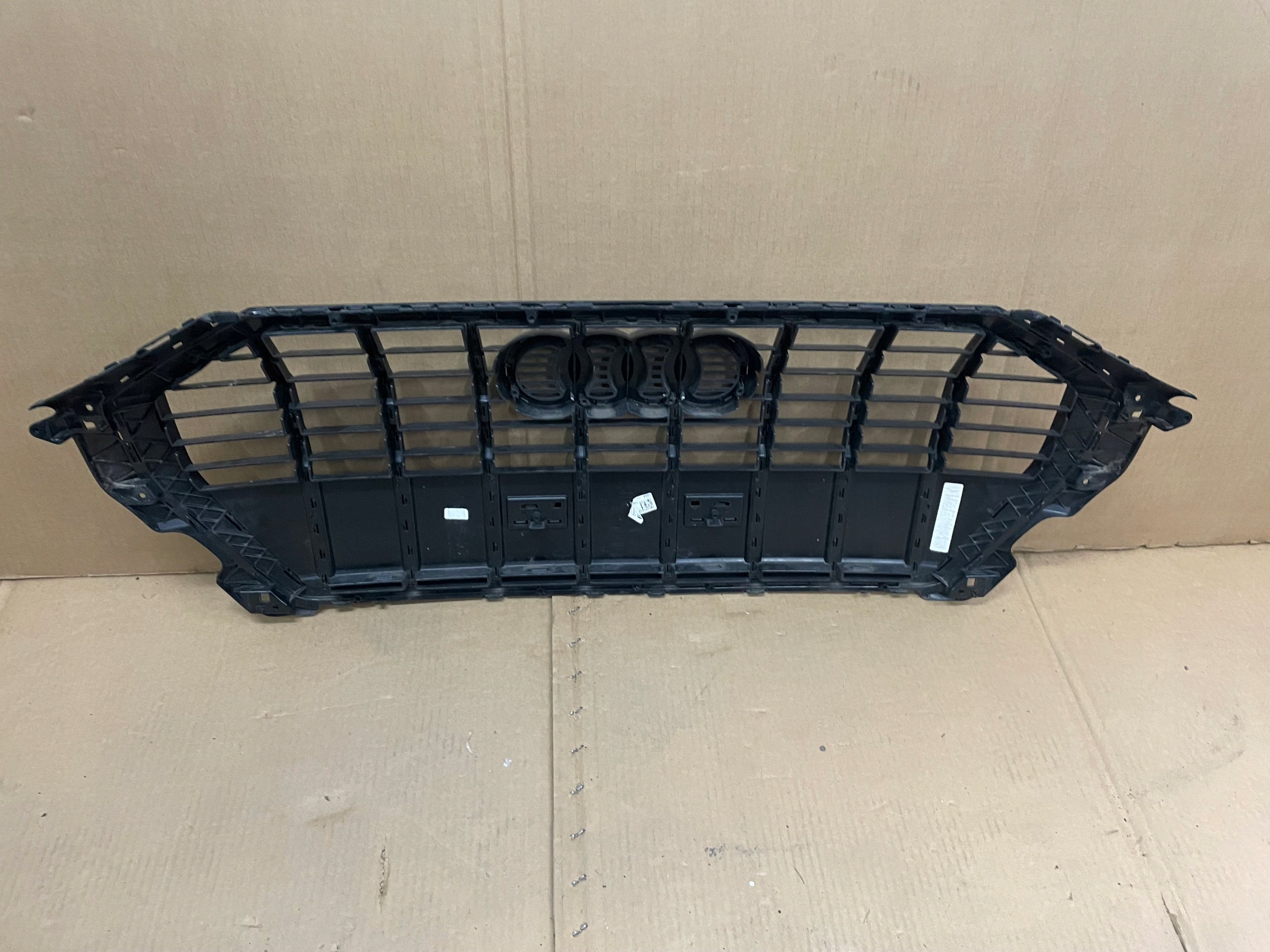 Kühlergrill Audi A8 Q3 83A FRONTGRILL 83A853651Ca Kühlergitter