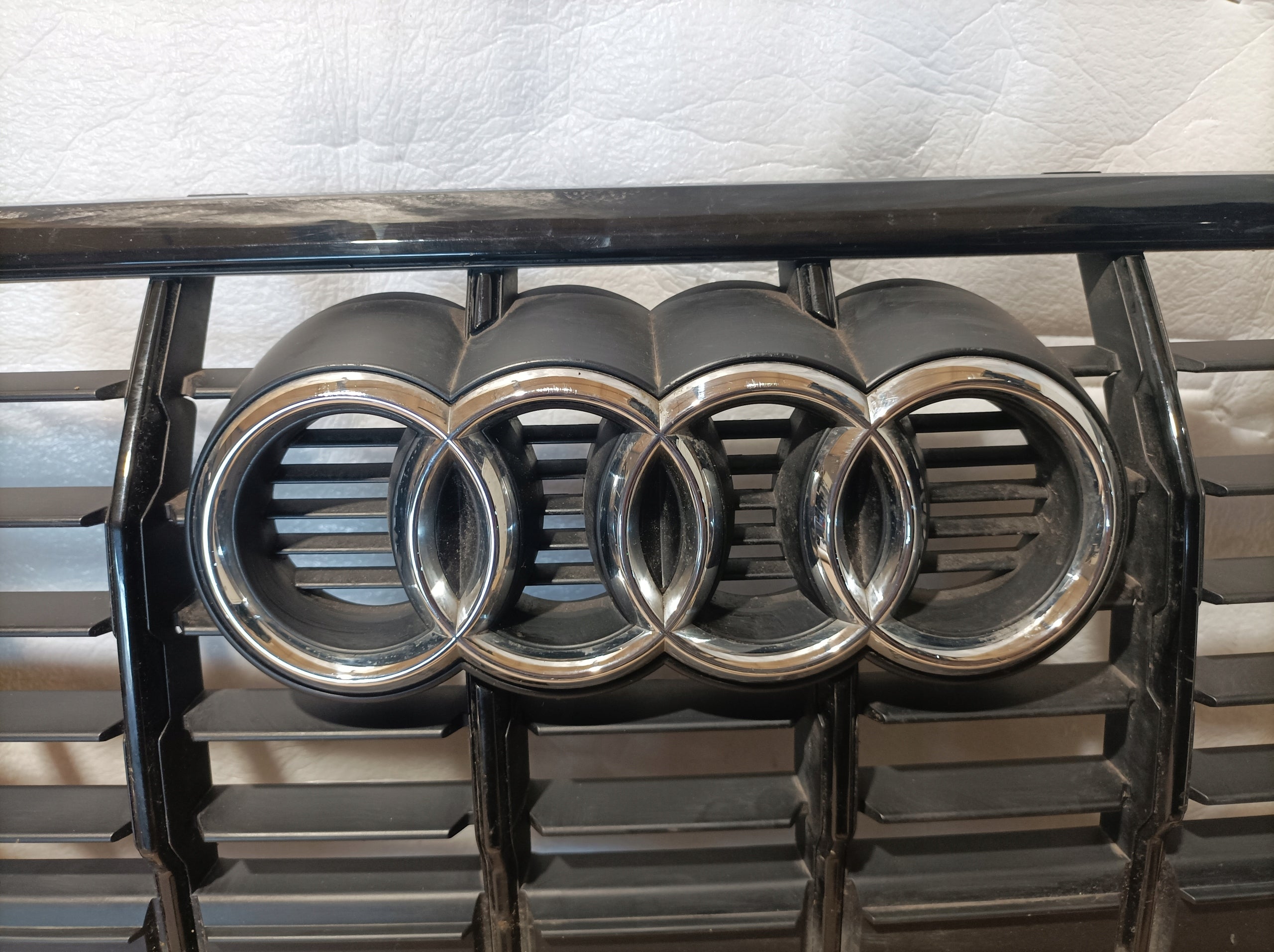 Kühlergrill Audi A8 Q3 FRONTGRILL 83A853651C Kühlergitter