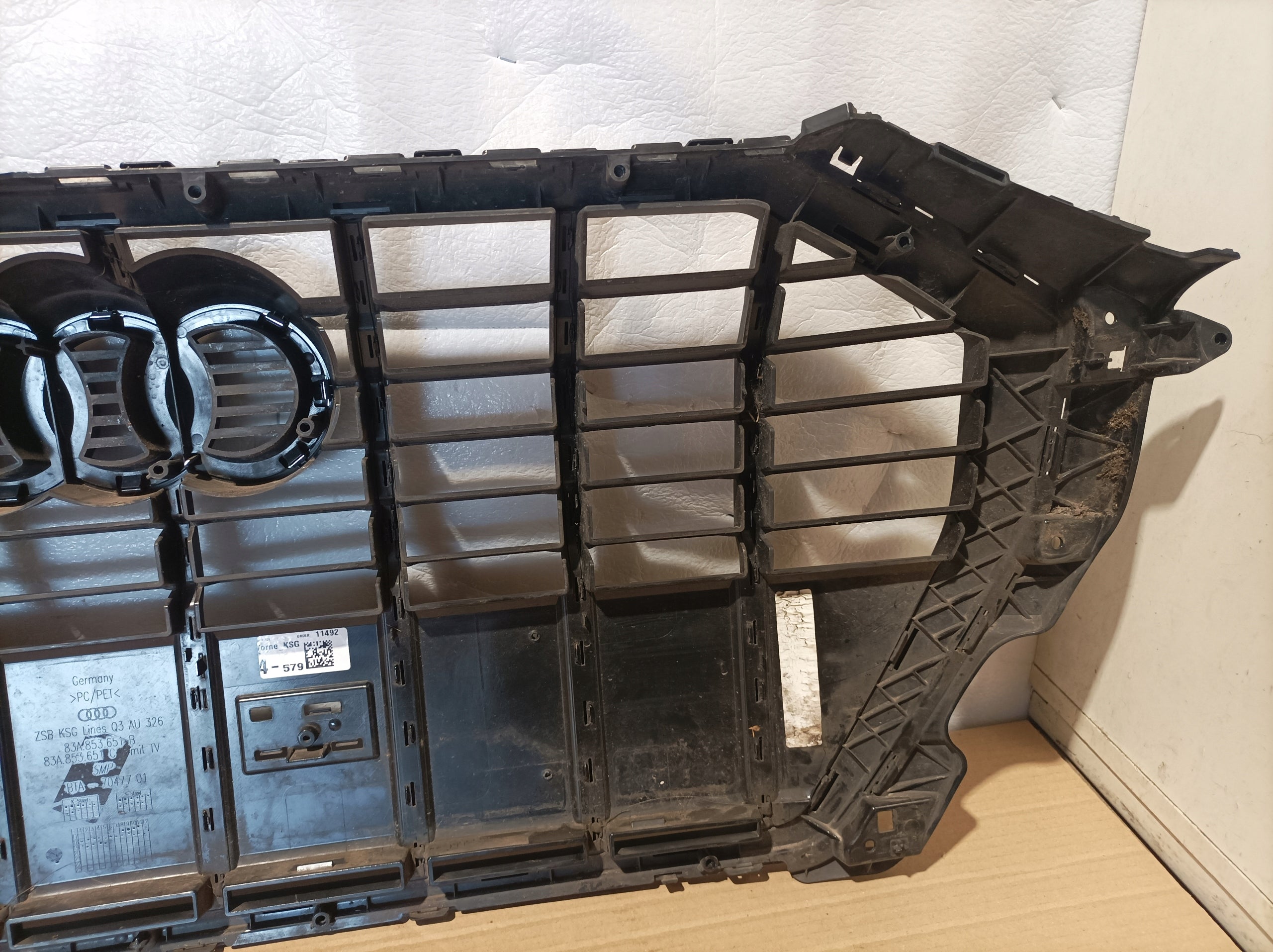 Kühlergrill Audi A8 Q3 FRONTGRILL 83A853651C Kühlergitter