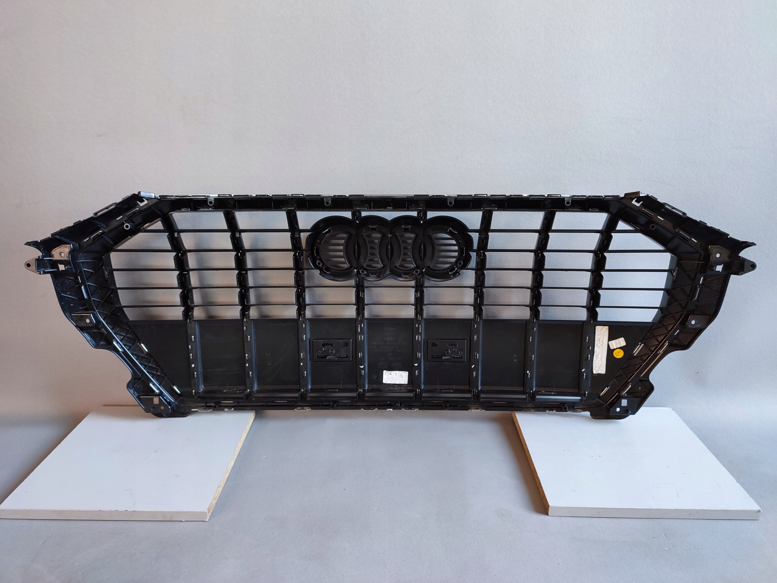 Kühlergrill Audi A8 Q3 83A FRONTGRILL 83A853651E Kühlergitter