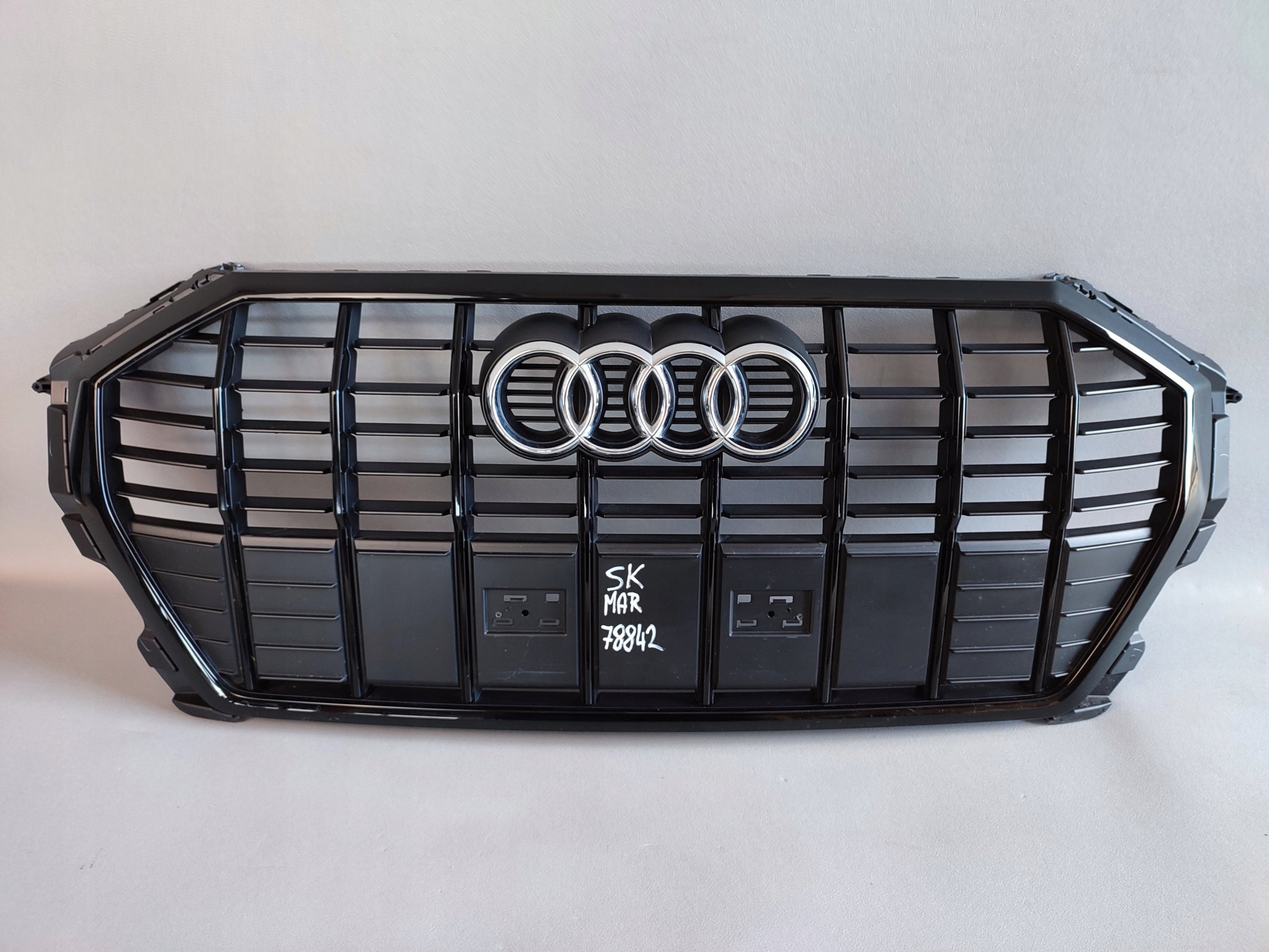  Grille de radiateur Audi Q3 SQ3 A8 Q3 83A GRILLE AVANT 83A853651E Grille de radiateur  product image