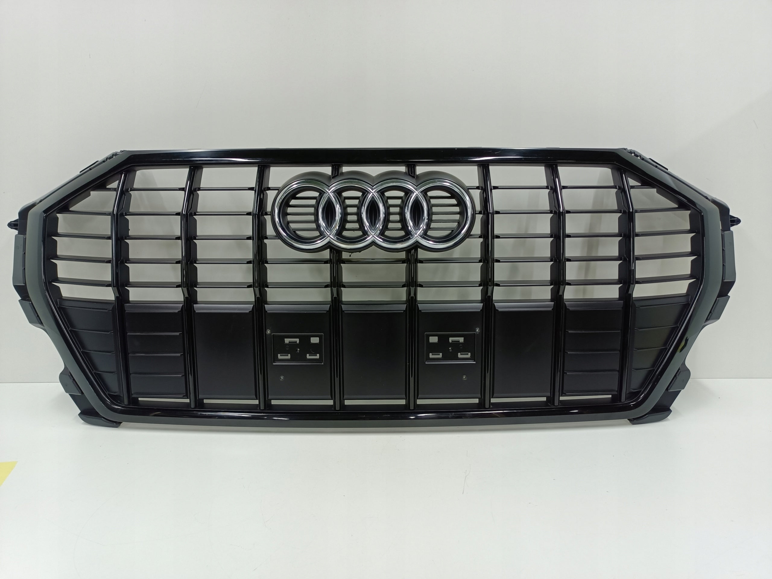 Kühlergrill Audi A8 Q3 83A FRONTGRILL 83A853651E Kühlergitter