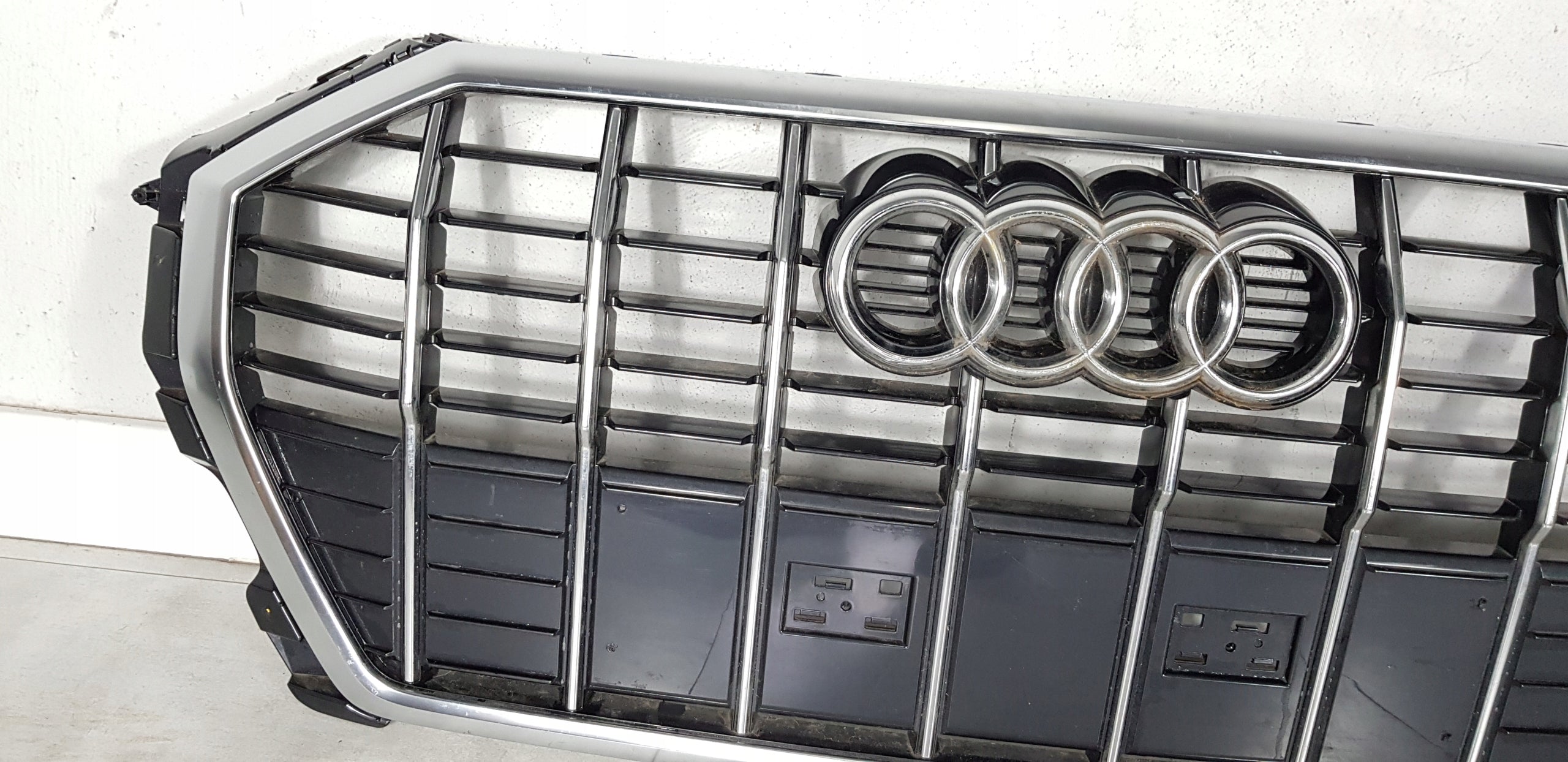 Kühlergrill Audi A8 Q3 83A FRONTGRILL 83A853651E Kühlergitter