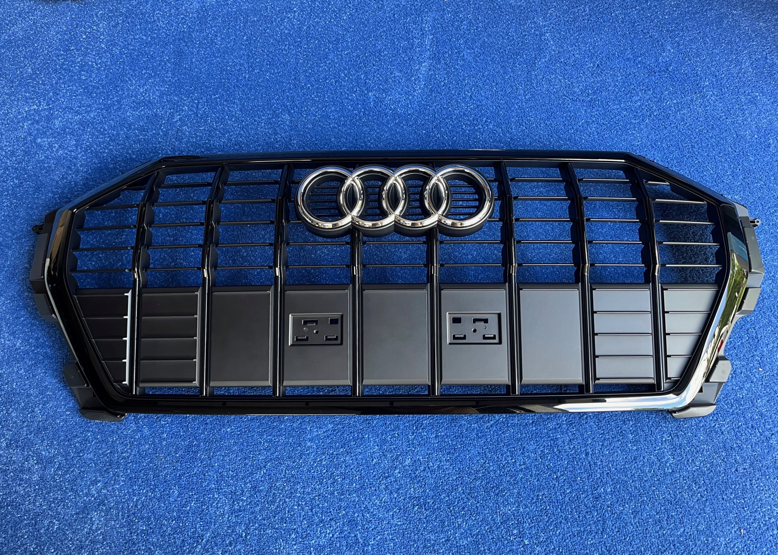 Kühlergrill Audi Q3 83A A8 FRONTGRILL 83A853651F Kühlergitter