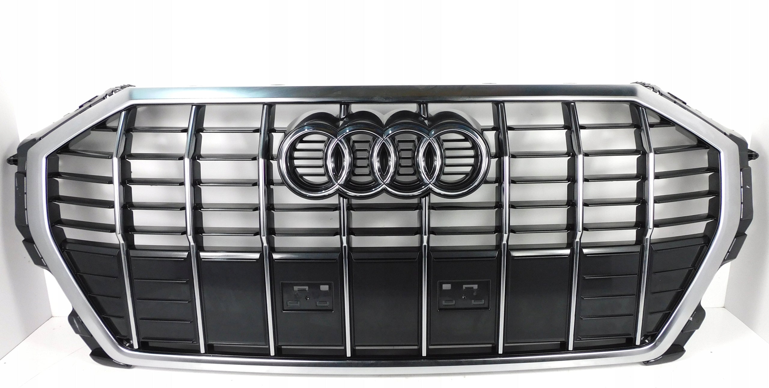 Kühlergrill Audi Q3 83A A8 FRONTGRILL 83A853651FA Kühlergitter