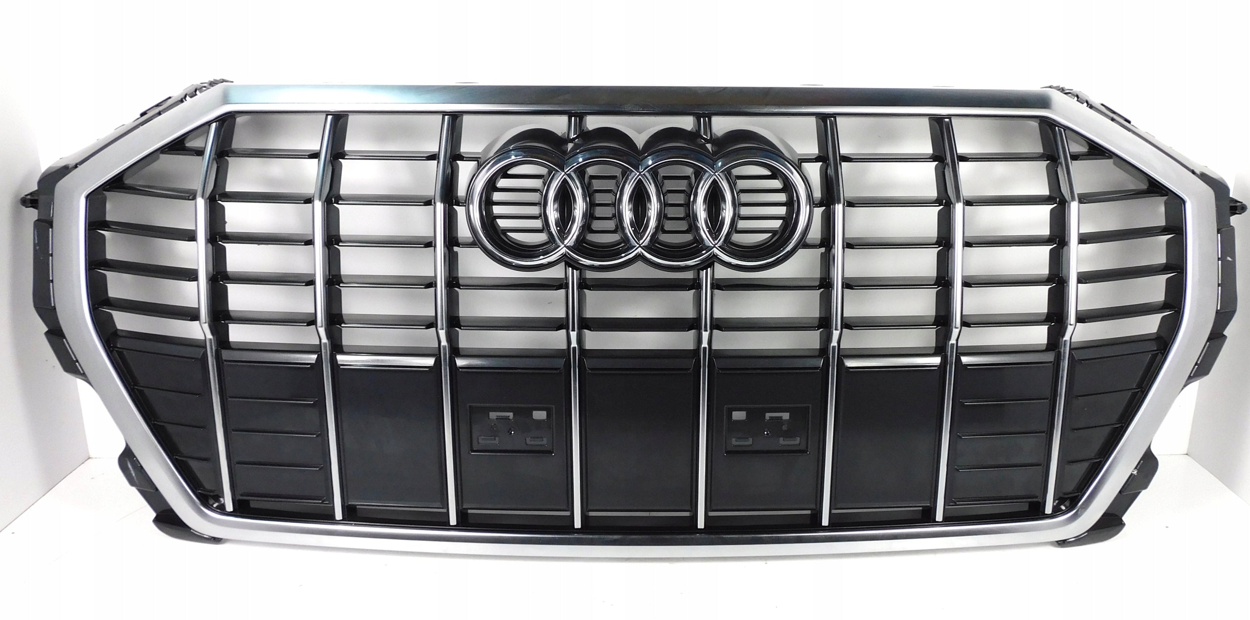 Kühlergrill Audi Q3 83A A8 FRONTGRILL 83A853651FA Kühlergitter