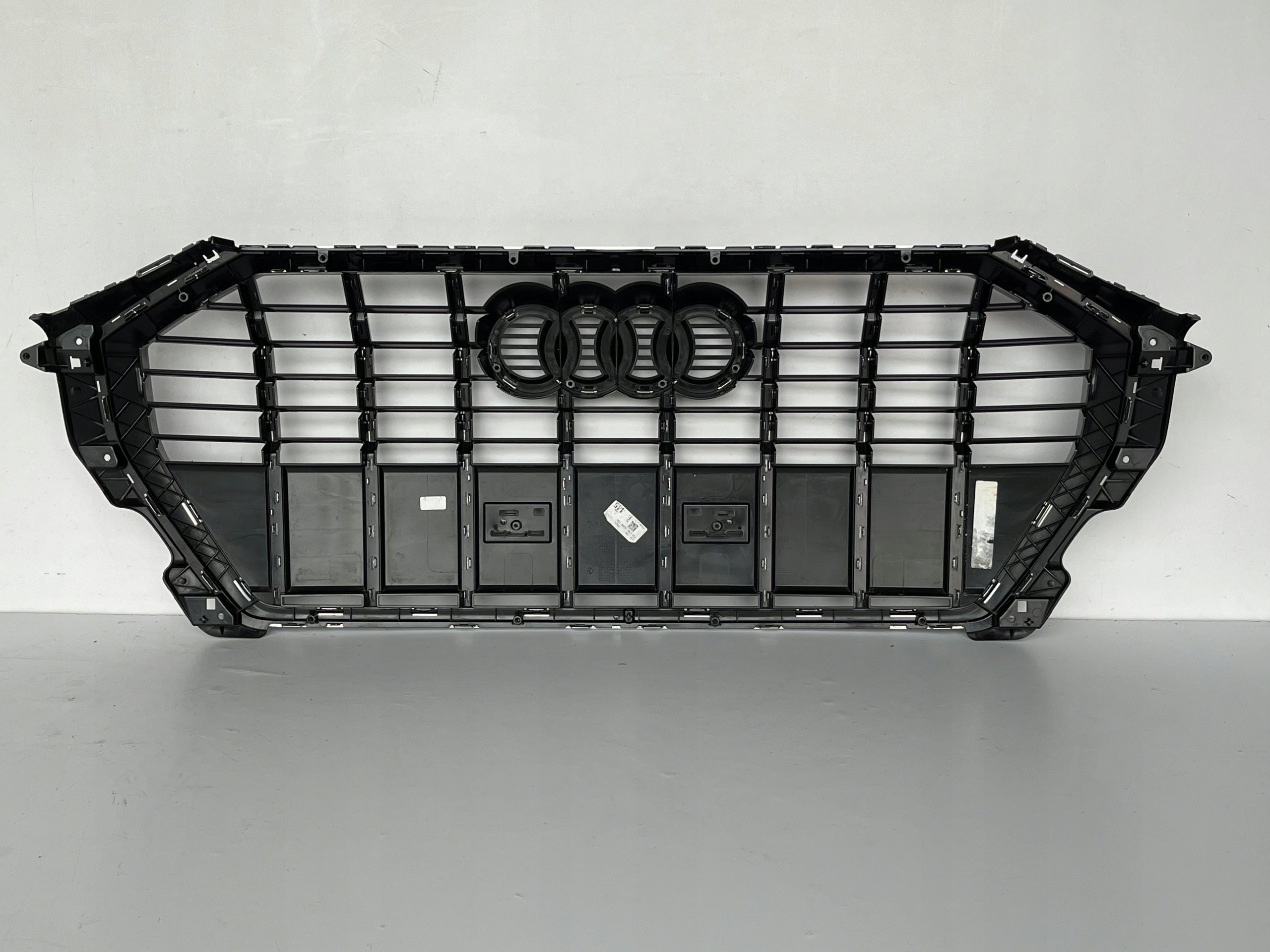 Kühlergrill Audi A8 Q3 83A FRONTGRILL 83A853651FA Kühlergitter