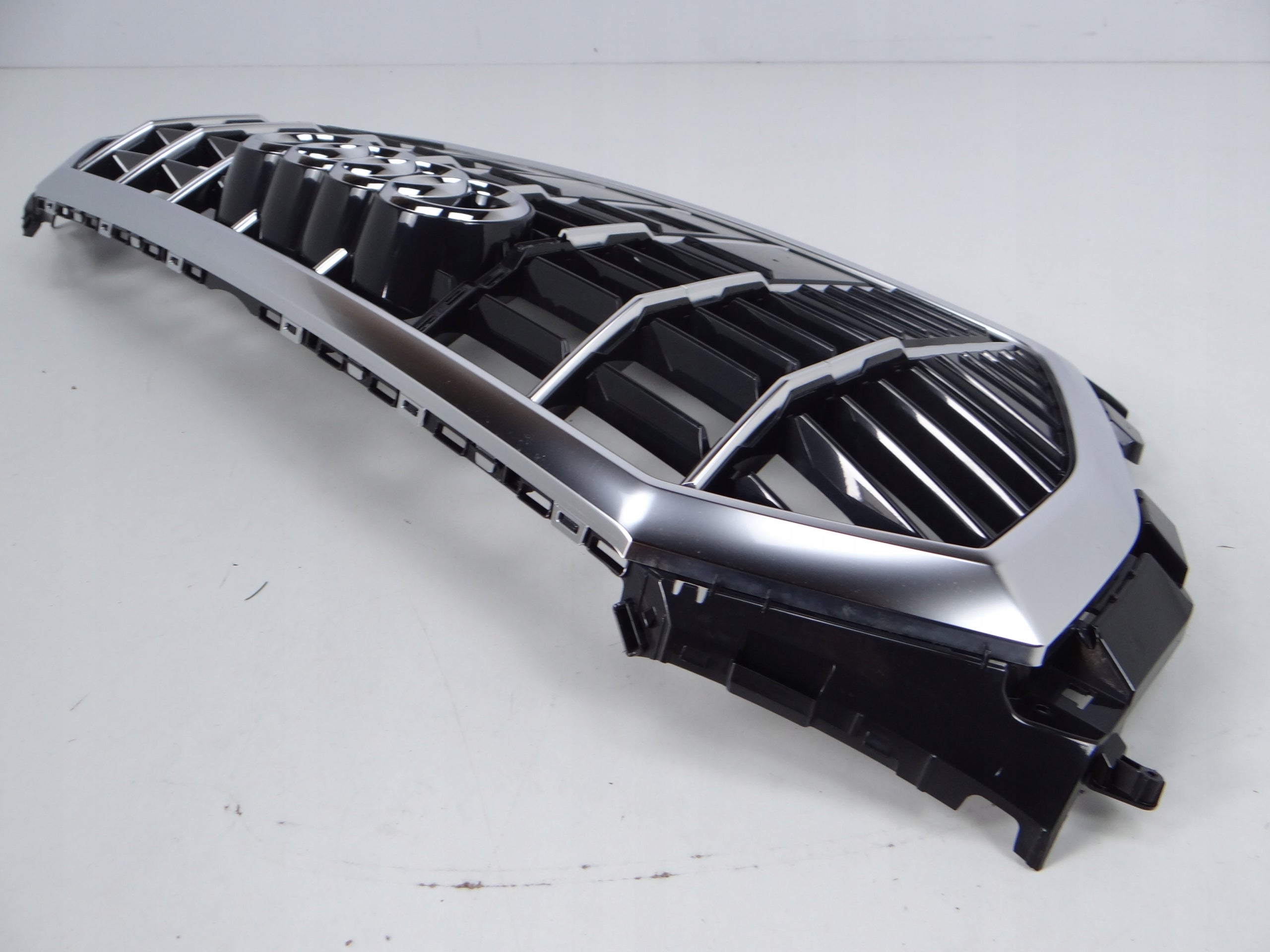 Kühlergrill Audi A8 Q3 83A FRONTGRILL 83A853651C Kühlergitter