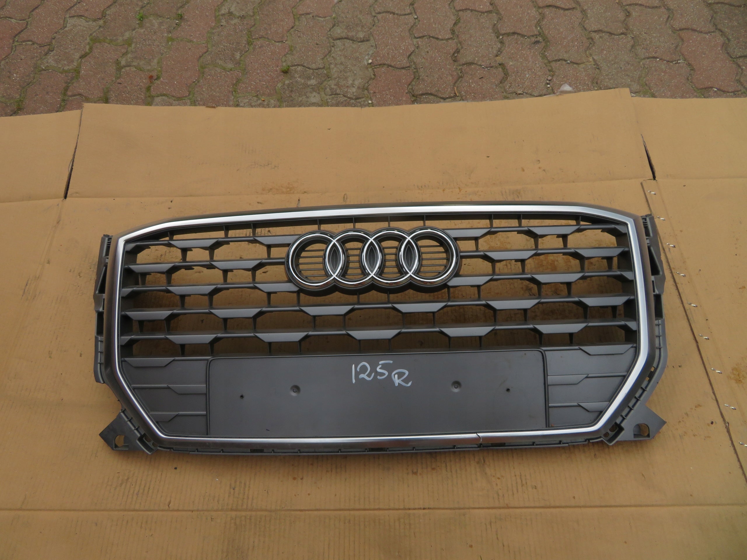 Kühlergrill Audi A8 Q3 FRONTGRILL 81A853651Au Kühlergitter