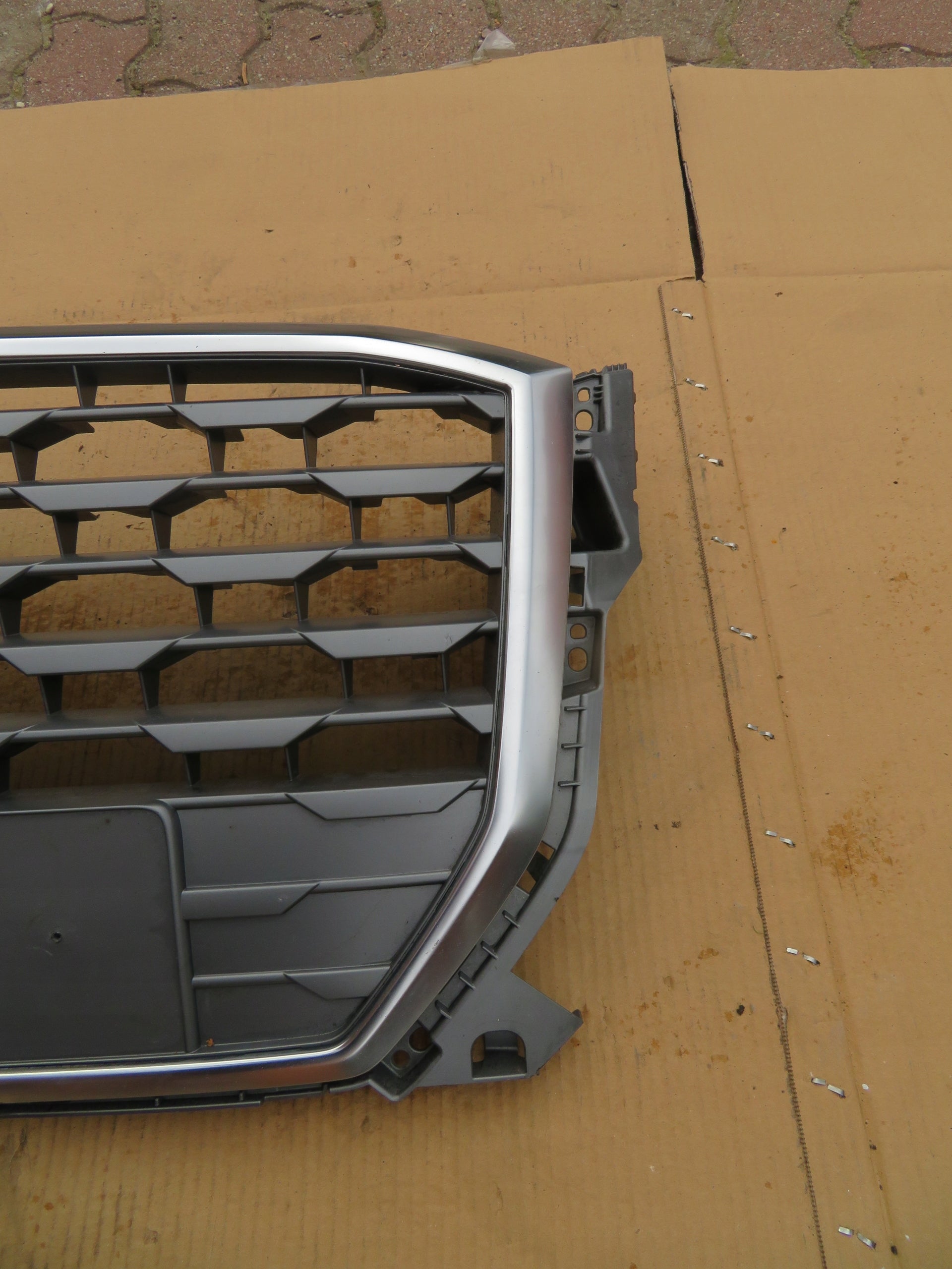 Kühlergrill Audi A8 Q3 FRONTGRILL 81A853651Au Kühlergitter