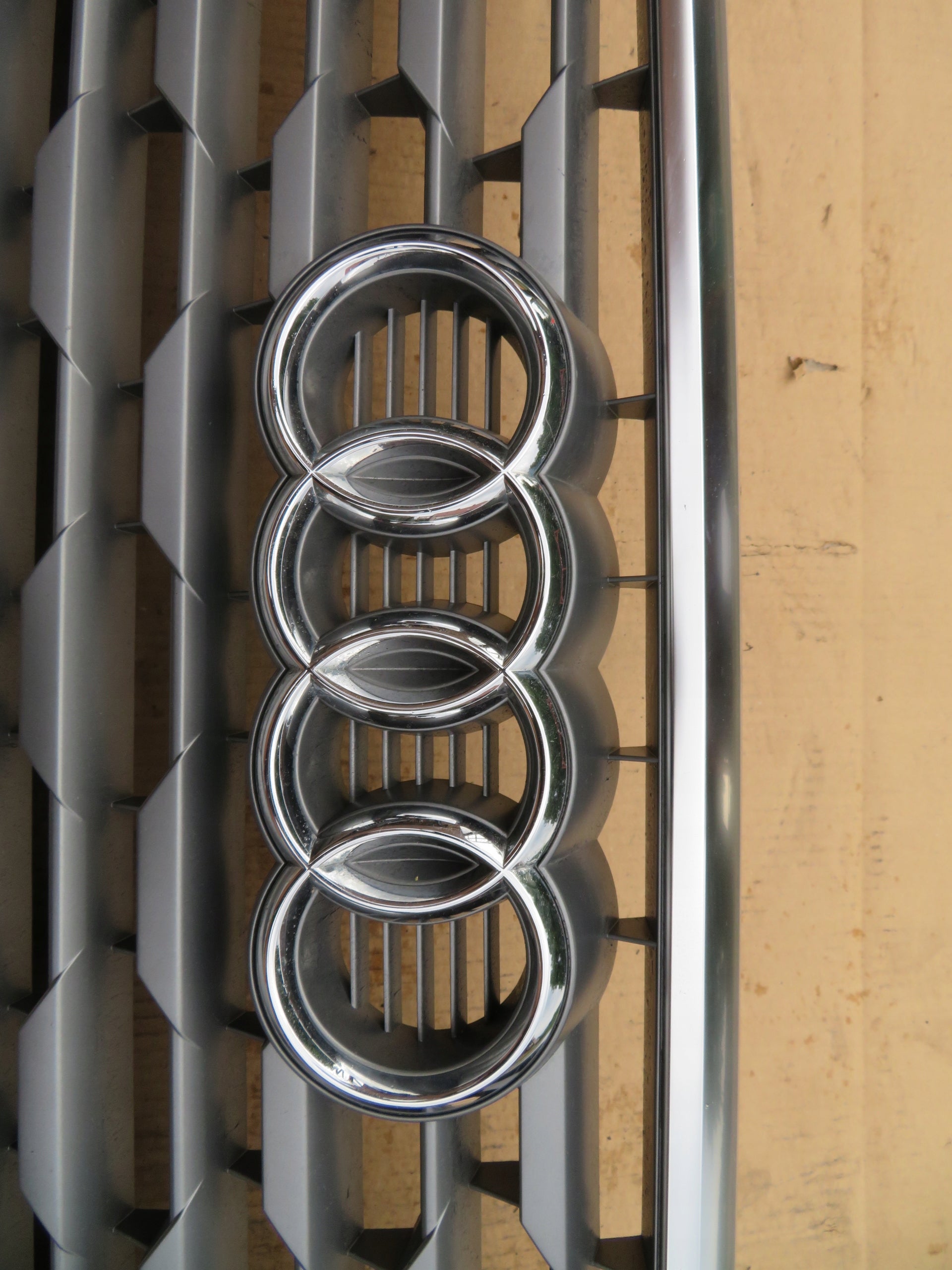 Kühlergrill Audi A8 Q3 FRONTGRILL 81A853651Au Kühlergitter