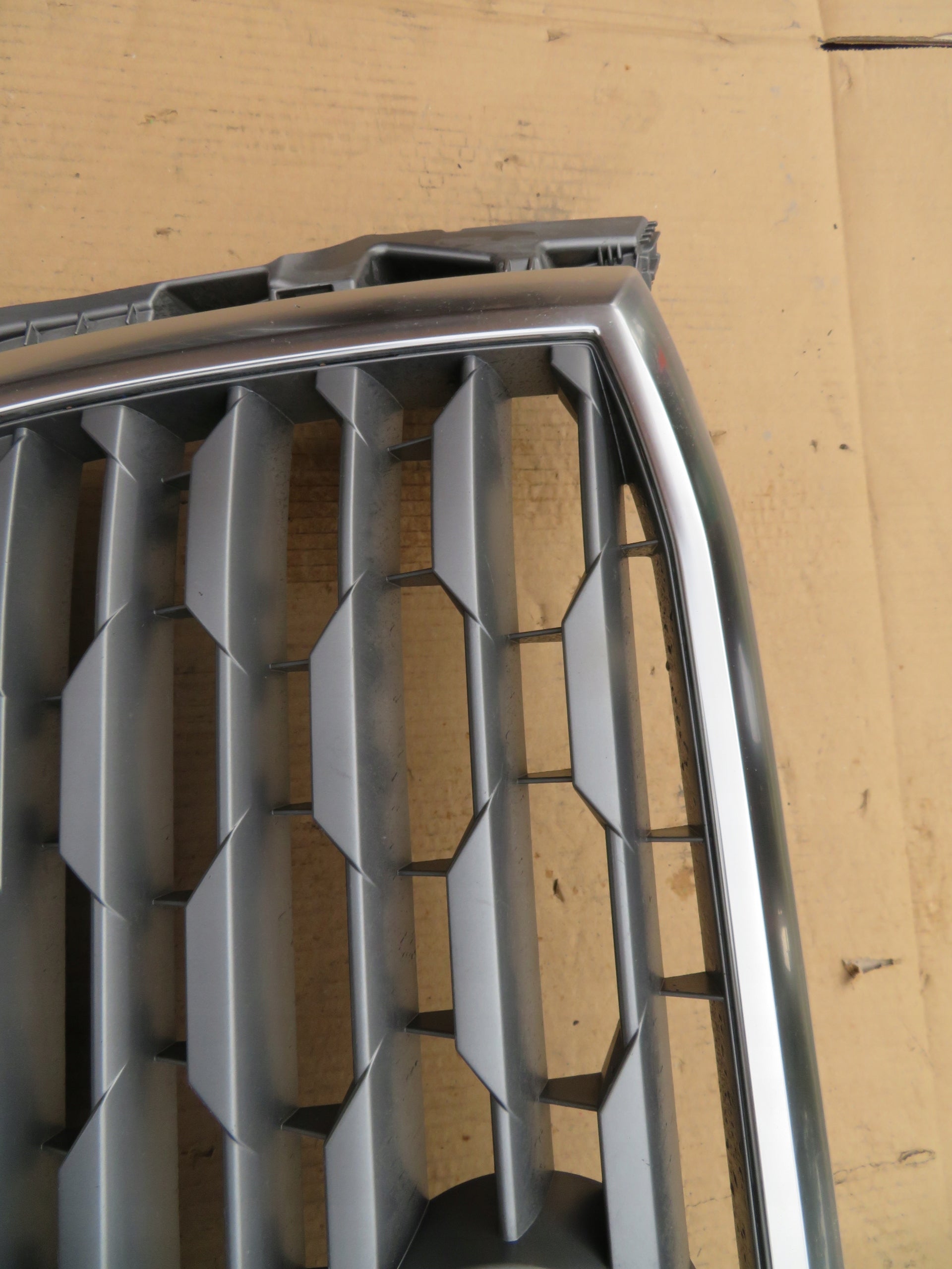 Kühlergrill Audi A8 Q3 FRONTGRILL 81A853651Au Kühlergitter