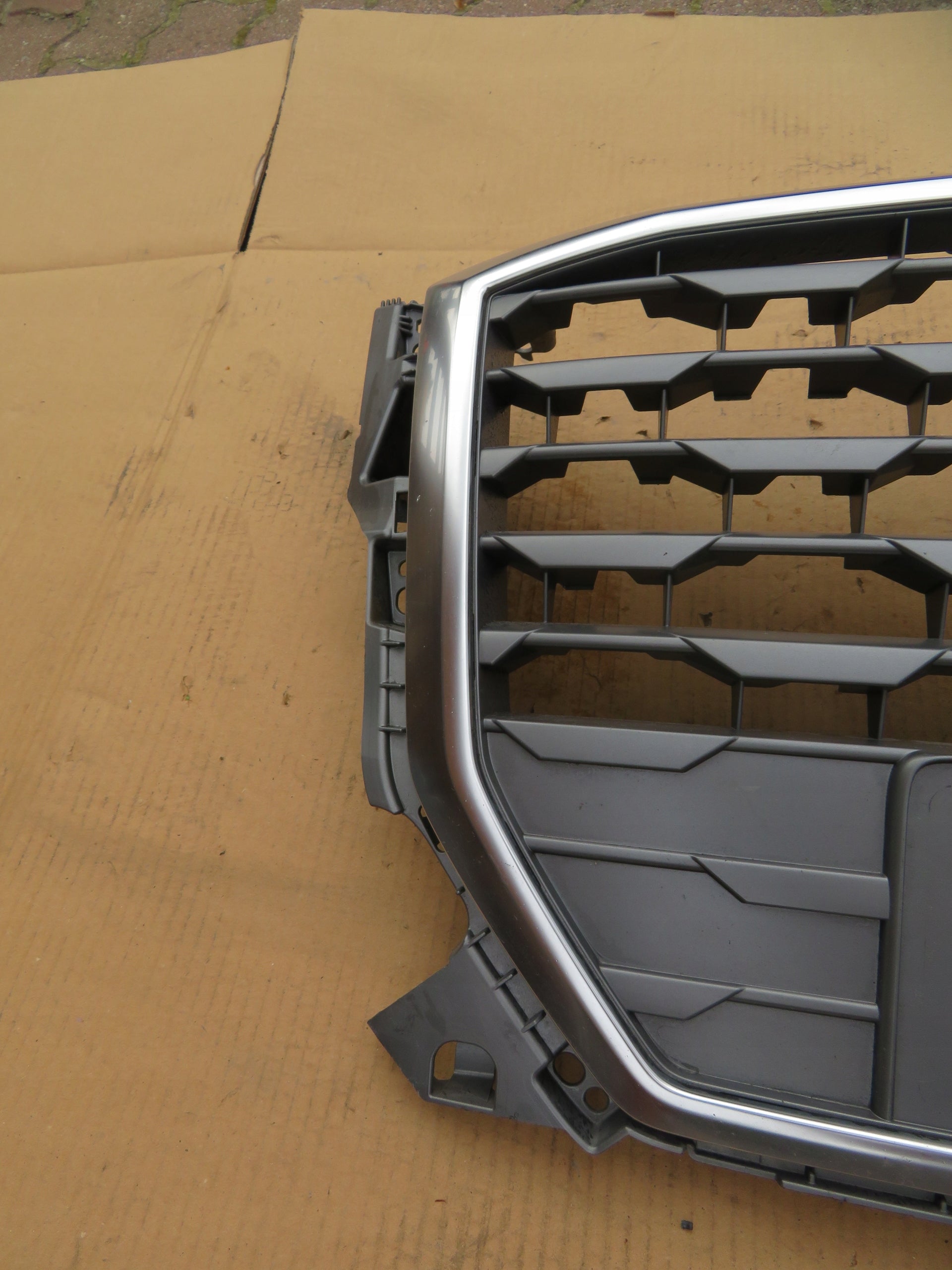 Kühlergrill Audi A8 Q3 FRONTGRILL 81A853651Au Kühlergitter