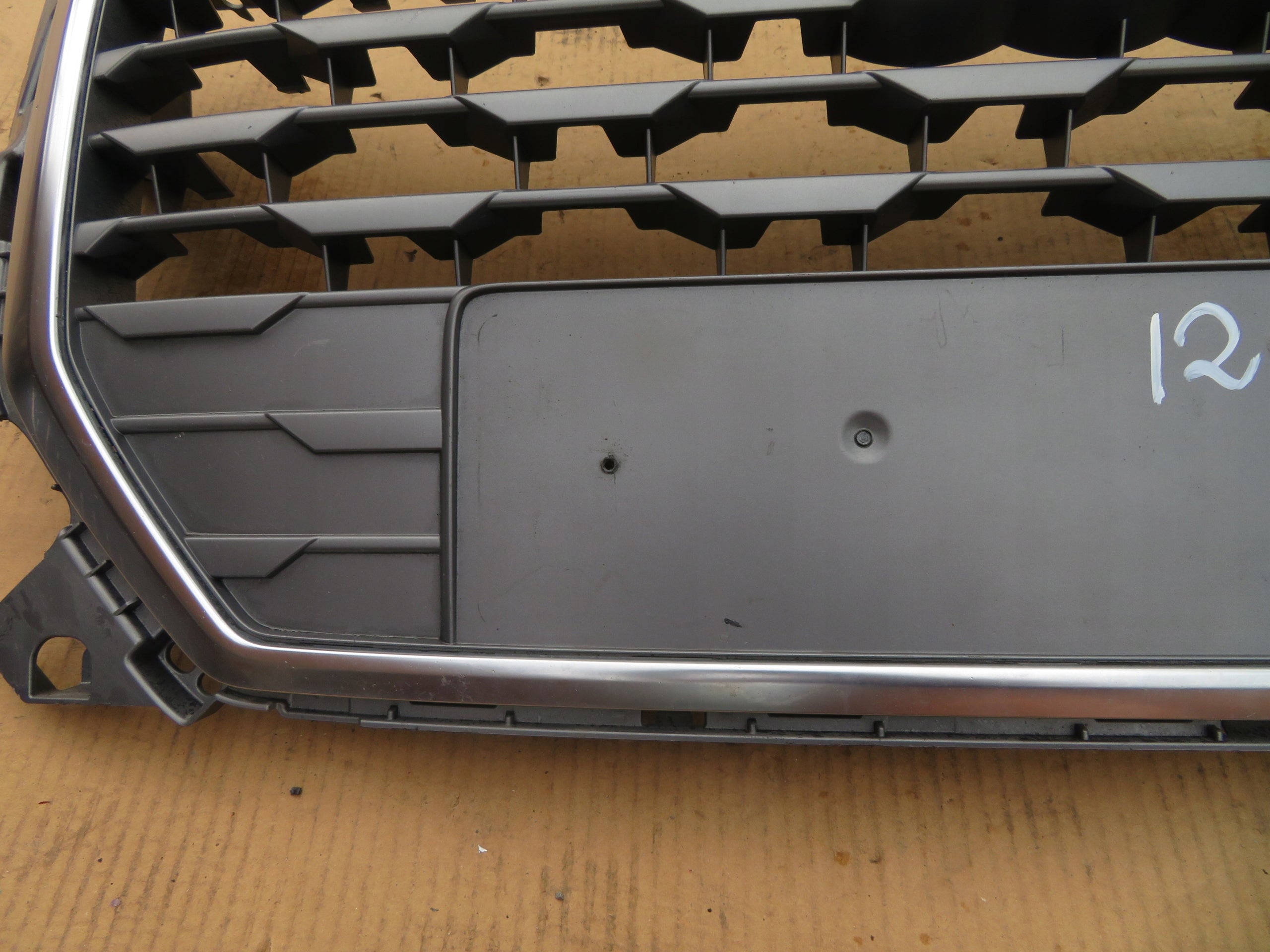 Kühlergrill Audi A8 Q3 FRONTGRILL 81A853651Au Kühlergitter