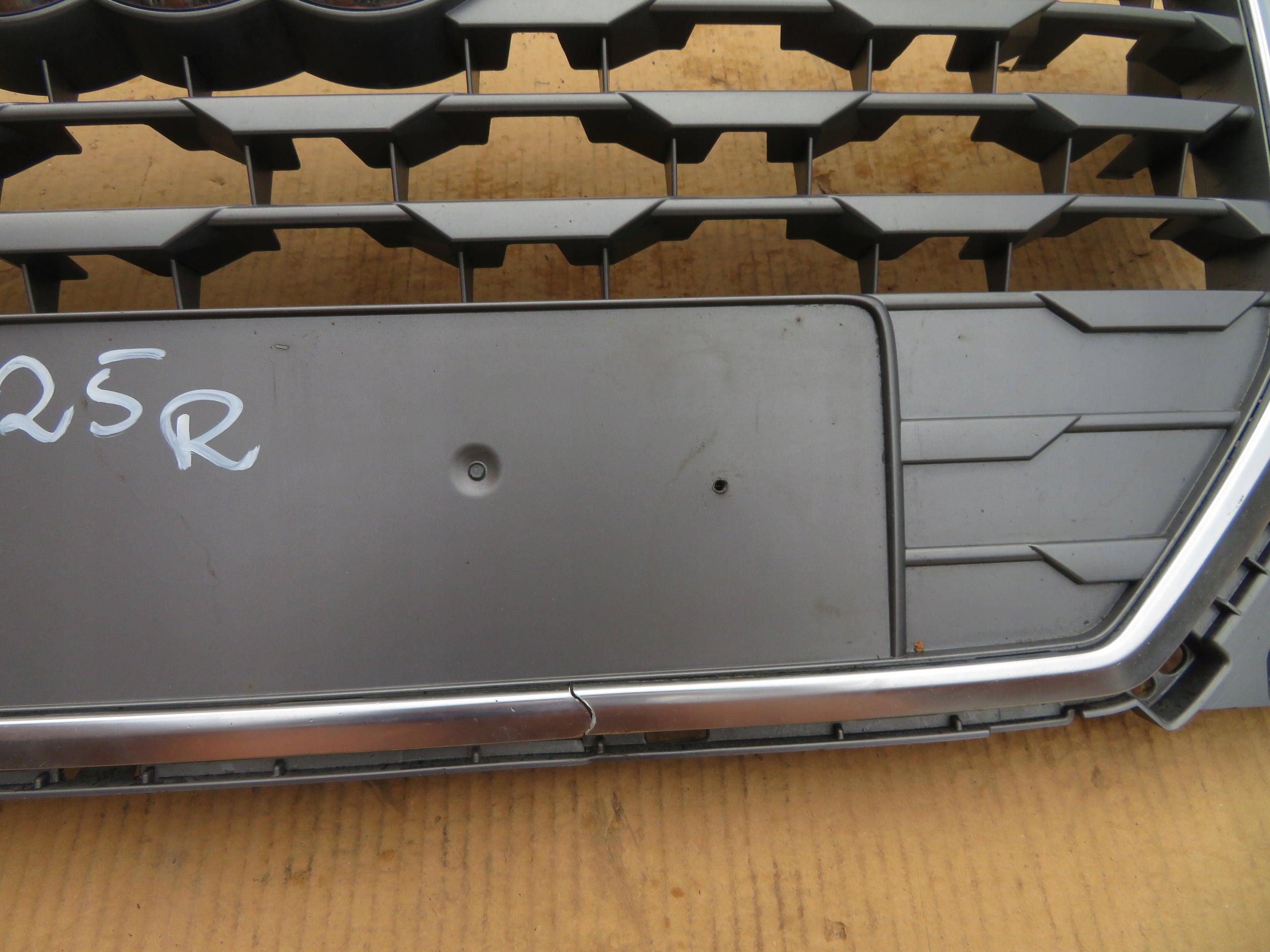 Kühlergrill Audi A8 Q3 FRONTGRILL 81A853651Au Kühlergitter