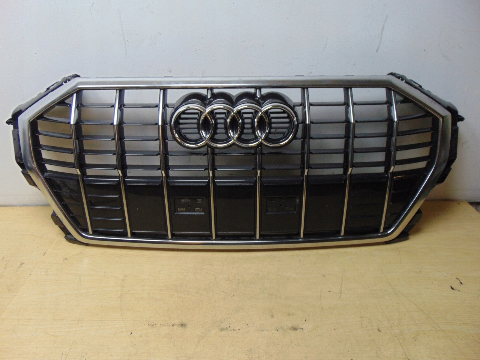  Radiator grille Audi A8 Q3 FRONT GRILL 83A853651 Radiator grille  product image