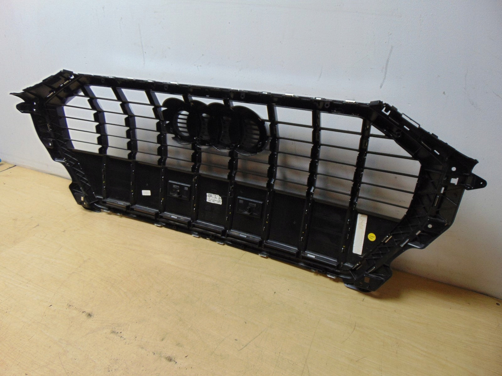 Kühlergrill Audi A8 Q3 FRONTGRILL 83A853651 Kühlergitter