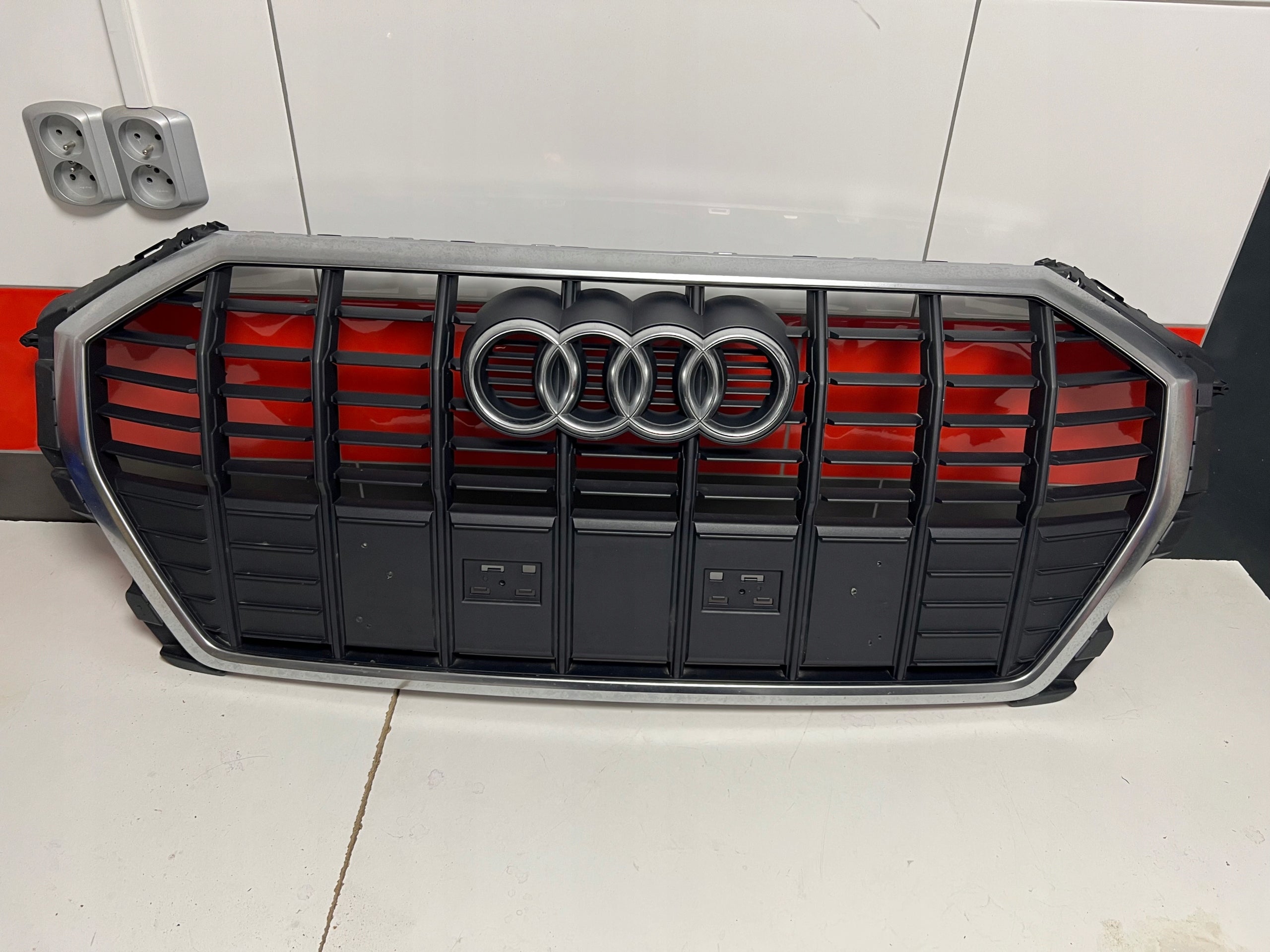  Kühlergrill Audi Q3 83A A8 FRONTGRILL 83A853651 Kühlergitter product image