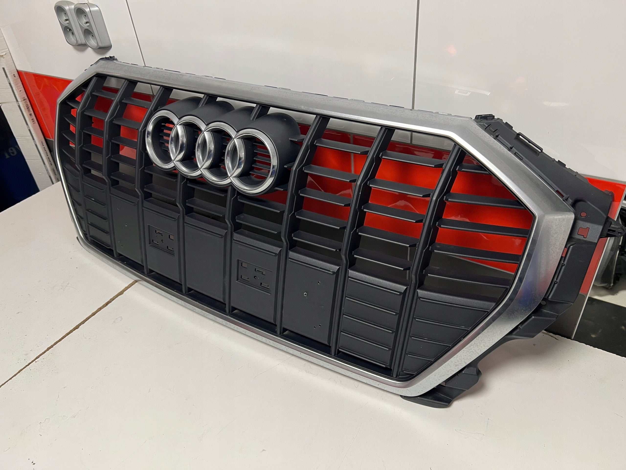 Kühlergrill Audi Q3 83A A8 FRONTGRILL 83A853651 Kühlergitter