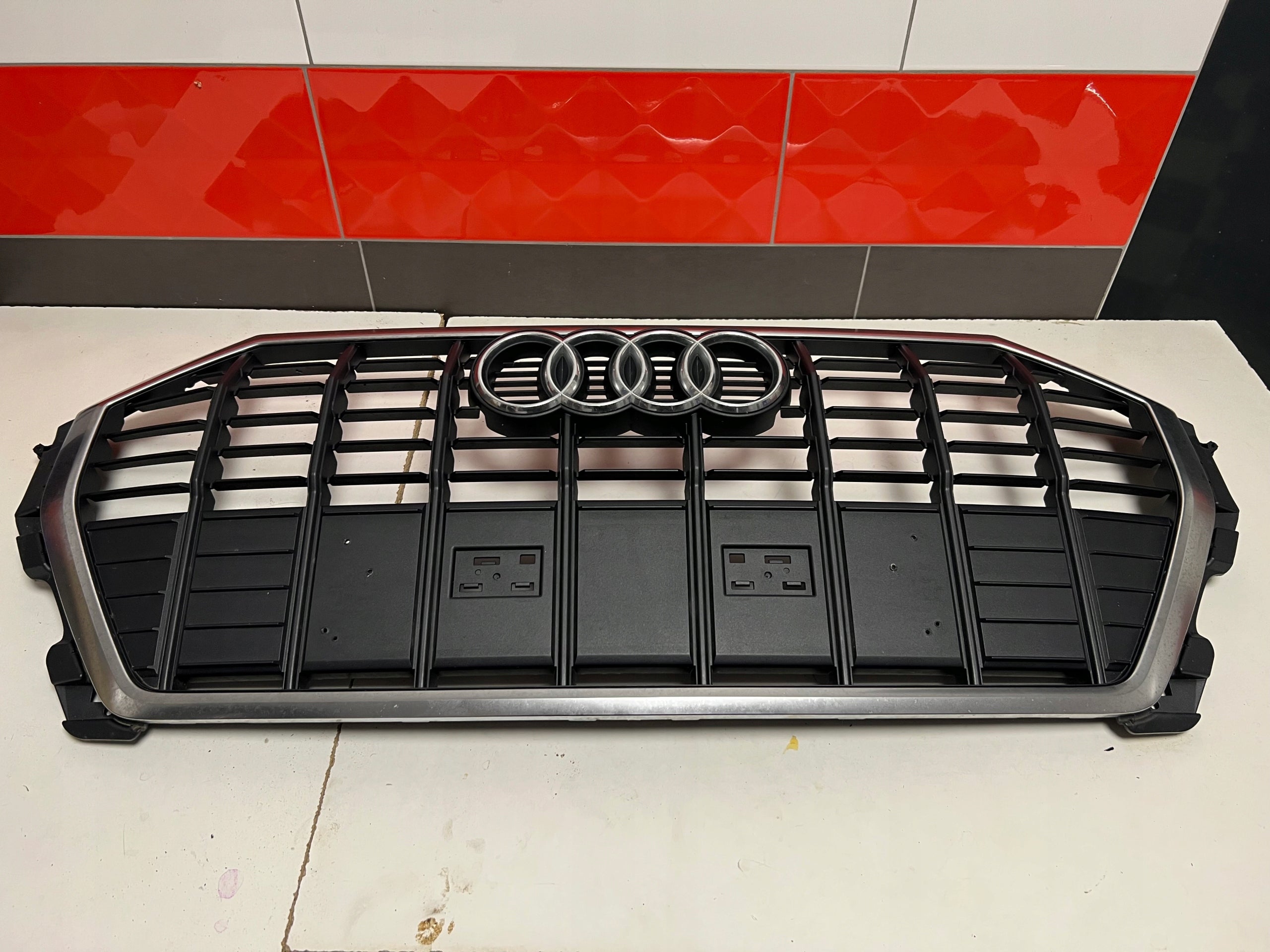 Kühlergrill Audi Q3 83A A8 FRONTGRILL 83A853651 Kühlergitter