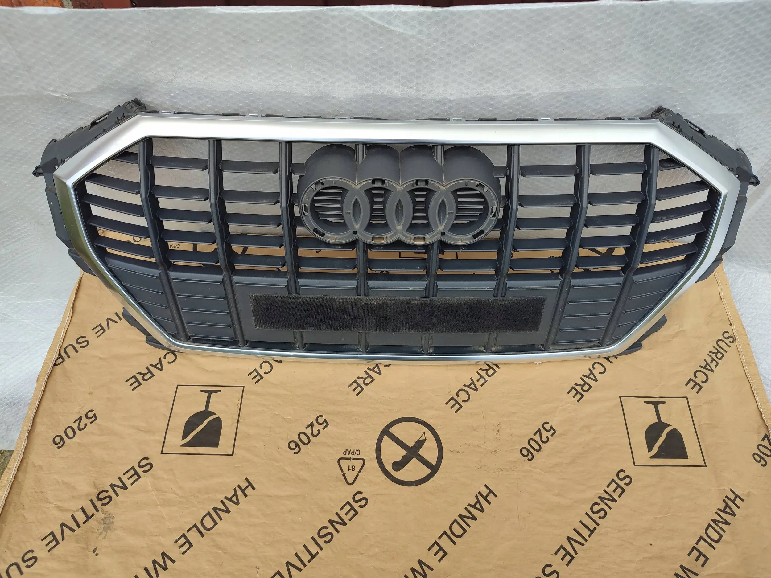  Kühlergrill Audi A8 Q3 FRONTGRILL 83A853651A8 Kühlergitter product image