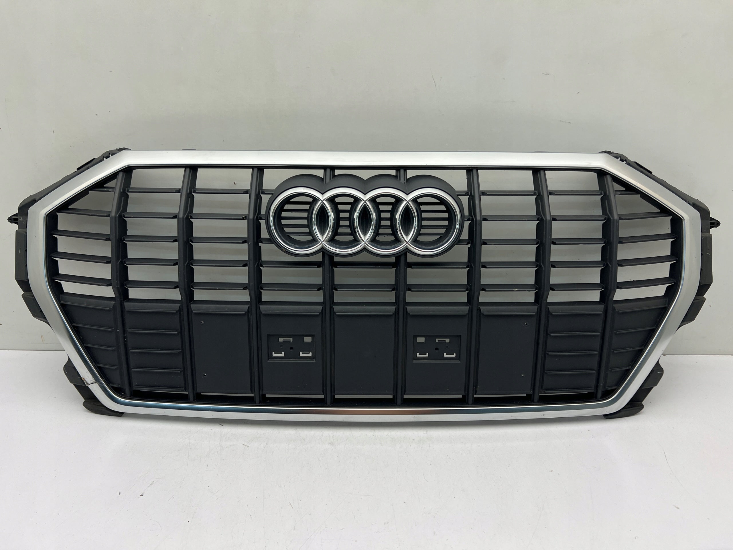 Kühlergrill Audi Q3 A8 FRONTGRILL 83A853651A8 Kühlergitter